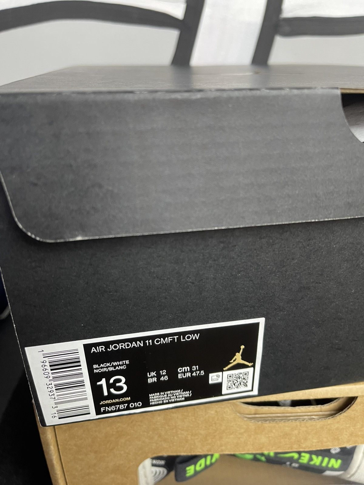 Jordan Brand Size 13 - Jordan 11 CMFT Low Black & White Size US 13 / EU 46 - 9 Thumbnail