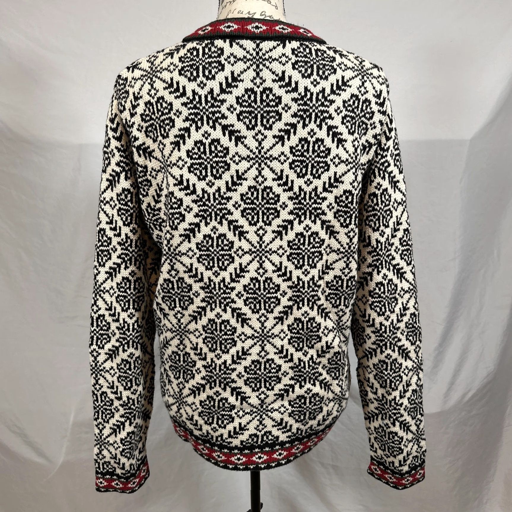 Vintage VINTAGE L.L.Bean Cardigan Sweater Women’s Medium Black White Fair Isle Button Front Knit 90s Christmas Holiday Nordic Crew Neck Mens? Women? Size M / US 6-8 / IT 42-44 - 6 Thumbnail