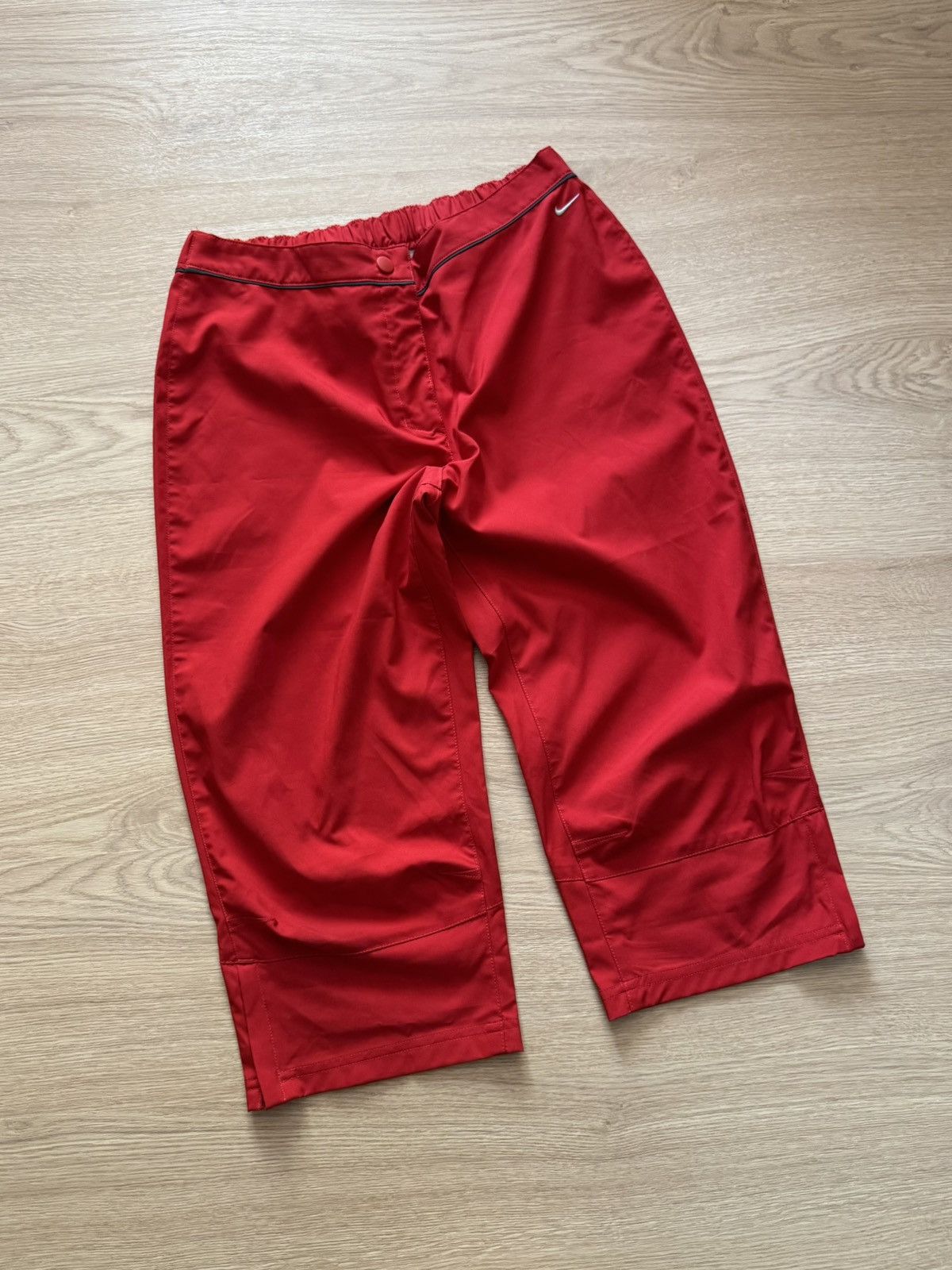 Vintage Vintage 00’s Nike y2k Red Women’s Japanese Jorts Shorts Size 30" / US 8 / IT 44 - 1 Thumbnail