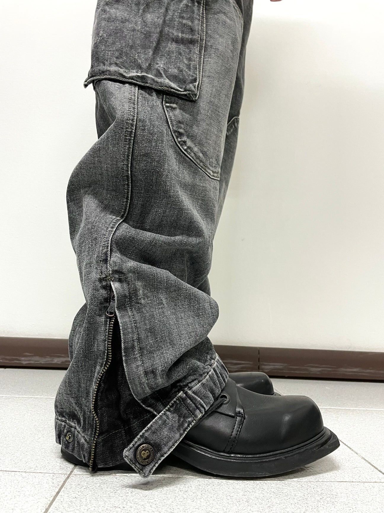 Dolce & Gabbana 2000s Dolce & Gabbana heavy weight cargo pants pockets Size US 30 / EU 46 - 3 Thumbnail