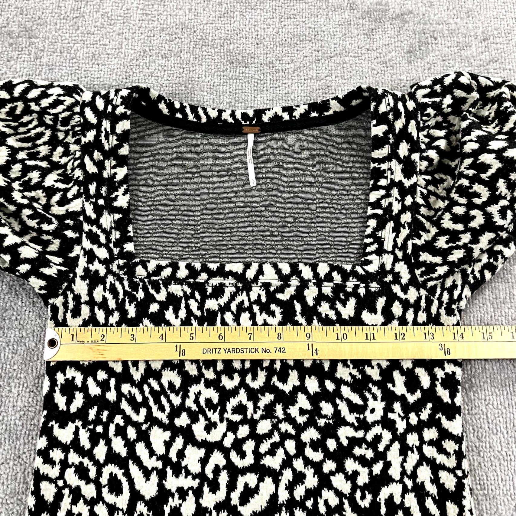 Free People FREE PEOPLE Top Womens Small Tan Black Leopard Print No Type Square Puff Blouse Size S / US 4 / IT 40 - 6 Thumbnail