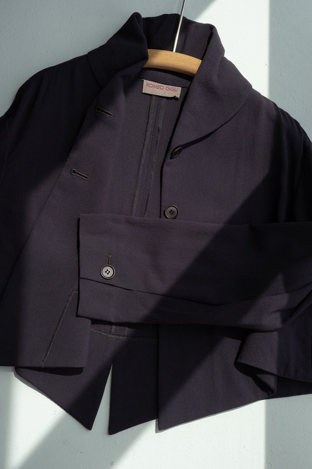 Romeo Gigli Romeo Gigli 1990s Aubergine Wool Cropped A-Line Jacket Size S / US 4 / IT 40 - 8 Thumbnail