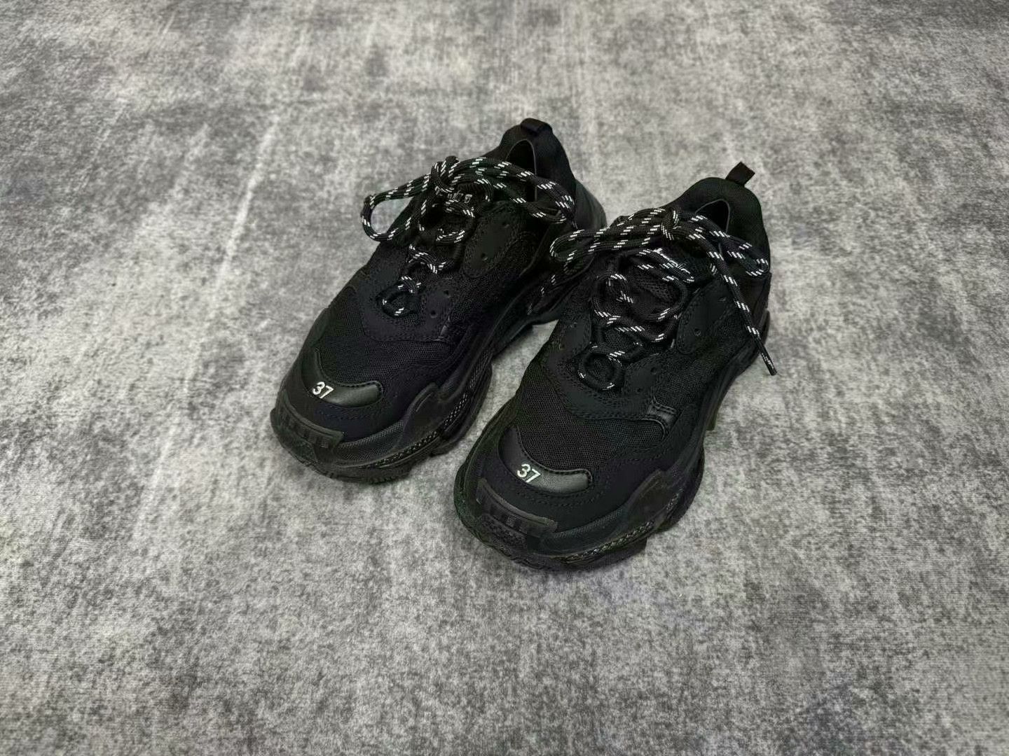 Balenciaga Balenciaga Triple S Dad Shoes Size US 6 / IT 36 - 1 Thumbnail