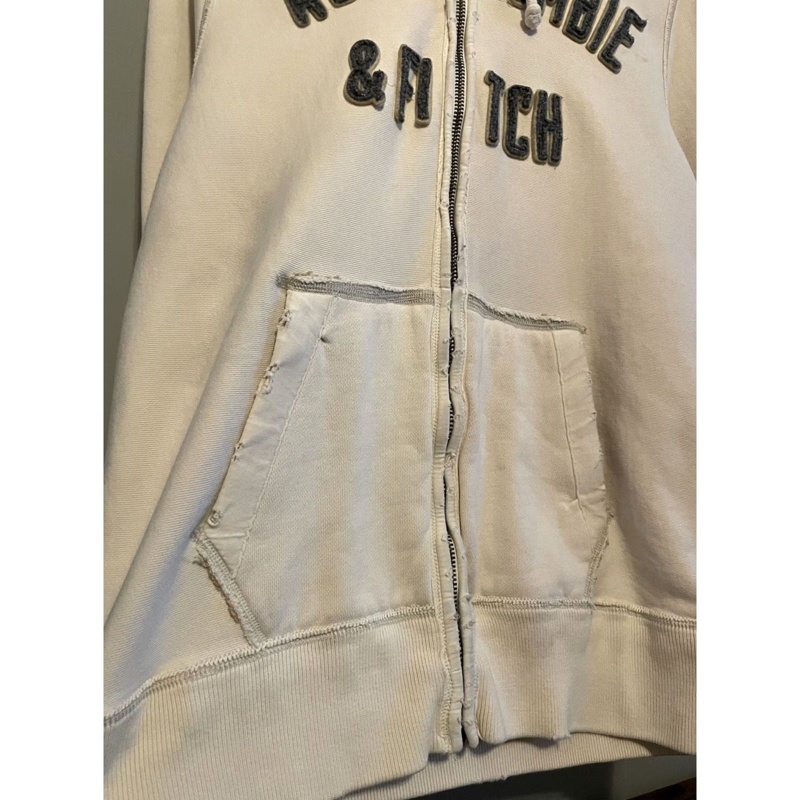 Abercrombie & Fitch VINTAGE Abercrombie & Fitch Full Zip Hoodie Men's L Beige Embroidered 90s Classic Preppy Heavyweight Hooded Pockets Size US L / EU 52-54 / 3 - 5 Thumbnail