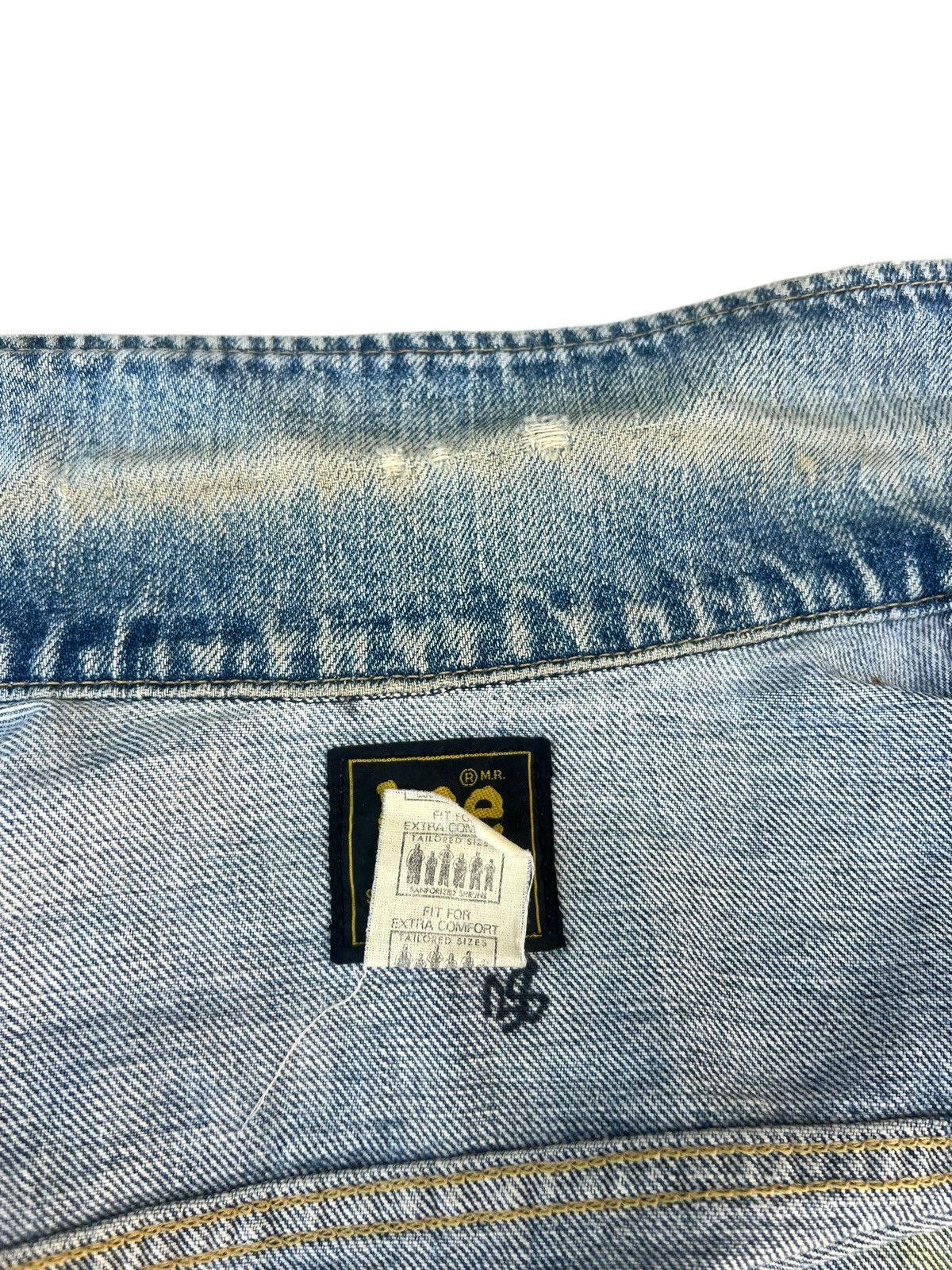 Lee Vintage Lee Riders Japan Back Painted Denim Trucker Jacket Size US L / EU 52-54 / 3 - 22 Thumbnail