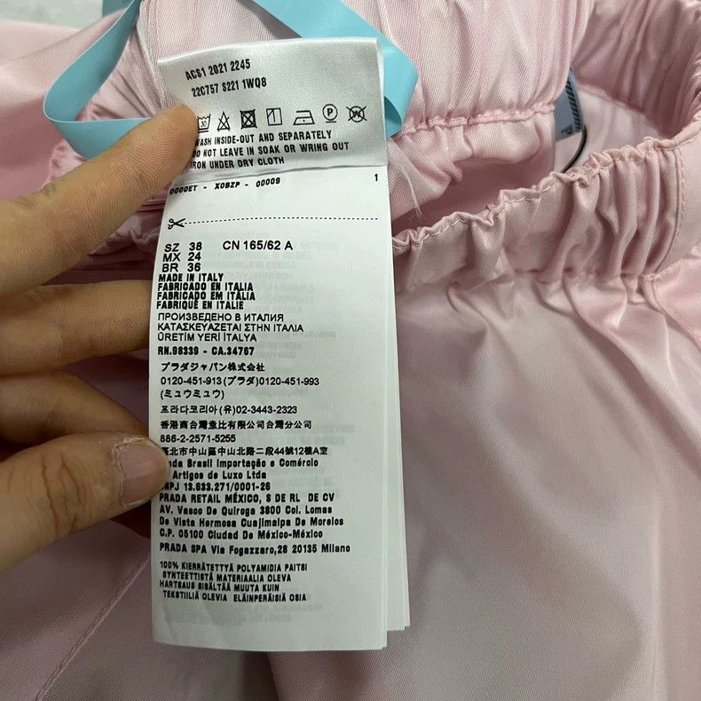 Prada Prada Pink triangle logo shorts 2502-Nextarrow Size US 38 / EU 54 - 5 Thumbnail