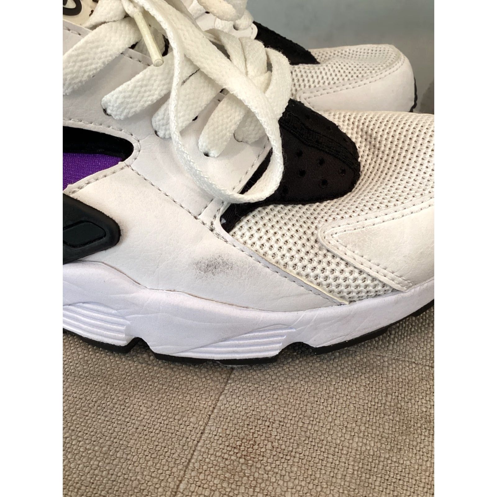 Nike WOMEN'S Nike Air Huarache 91 QS Sneaker UK 7.5 Purple Athletic 2017 Size US 7.5 / IT 37.5 - 7 Thumbnail