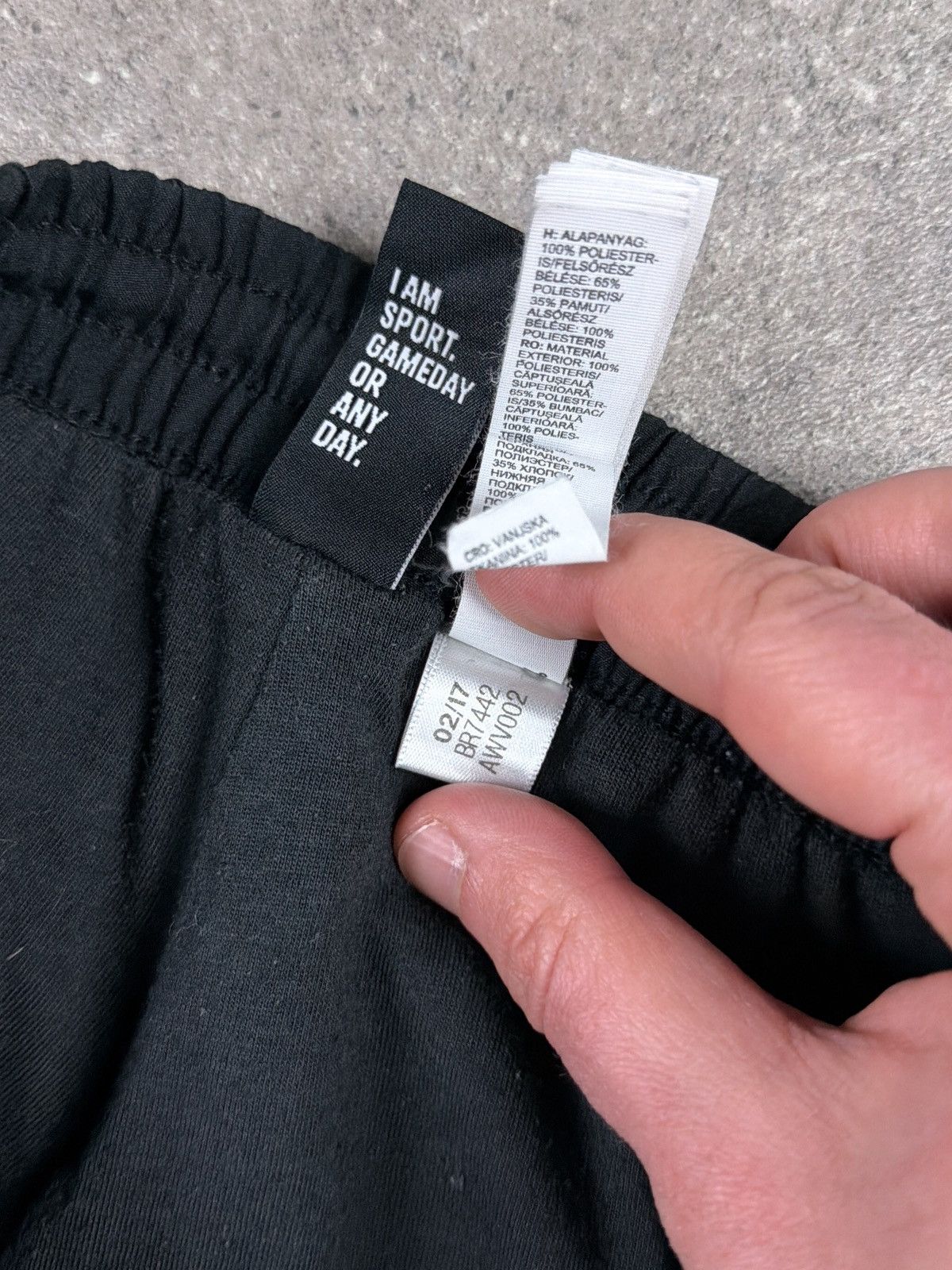 Adidas Vintage Y2K Adidas 00’s Baggy Fit Sweatpants RARE Size US 34 / EU 50 - 4 Thumbnail