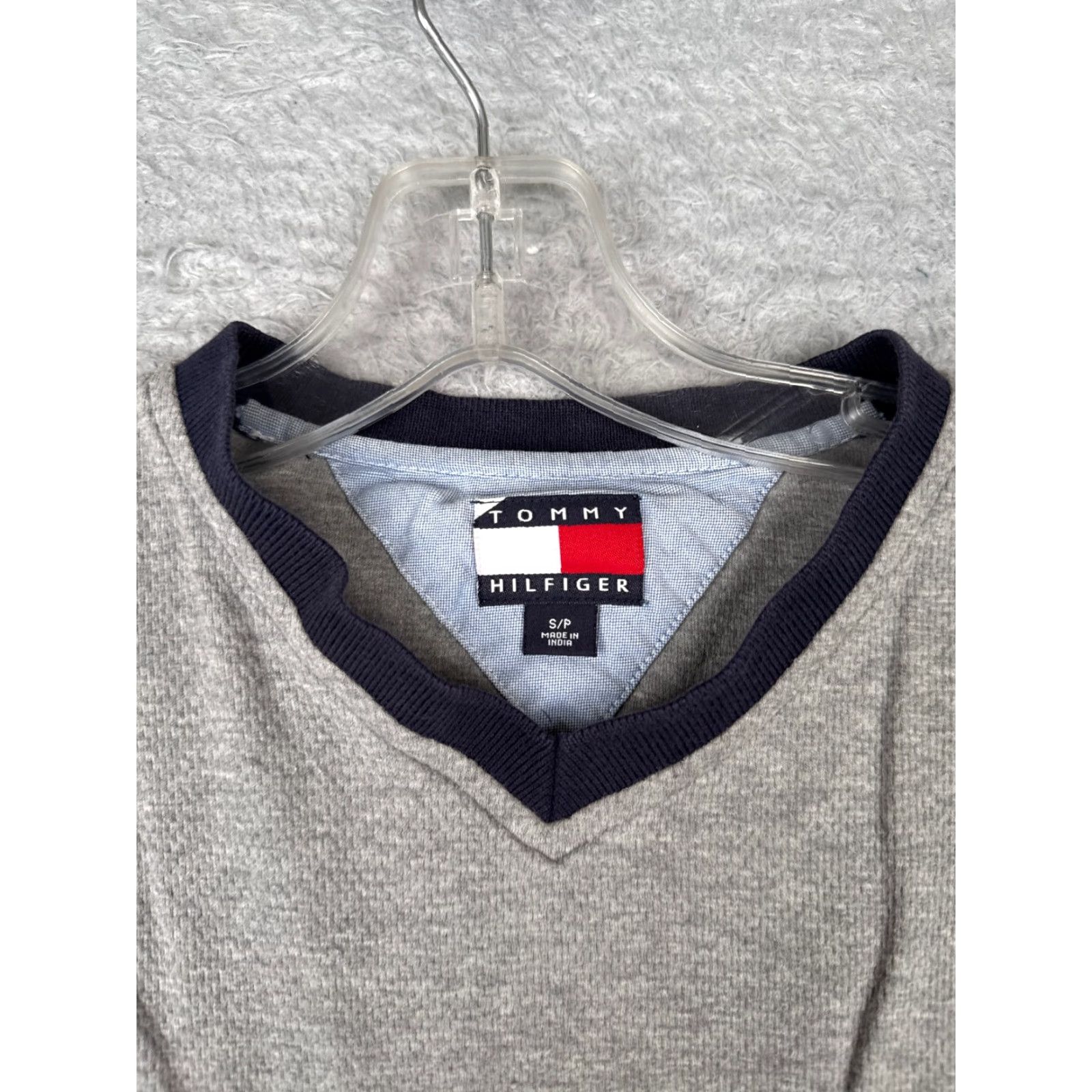 Tommy Hilfiger Tommy Hilfiger Shirt Adult Small Gray Short Sleeve V-Neck 100% Cotton READ Size US S / EU 44-46 / 1 - 6 Thumbnail