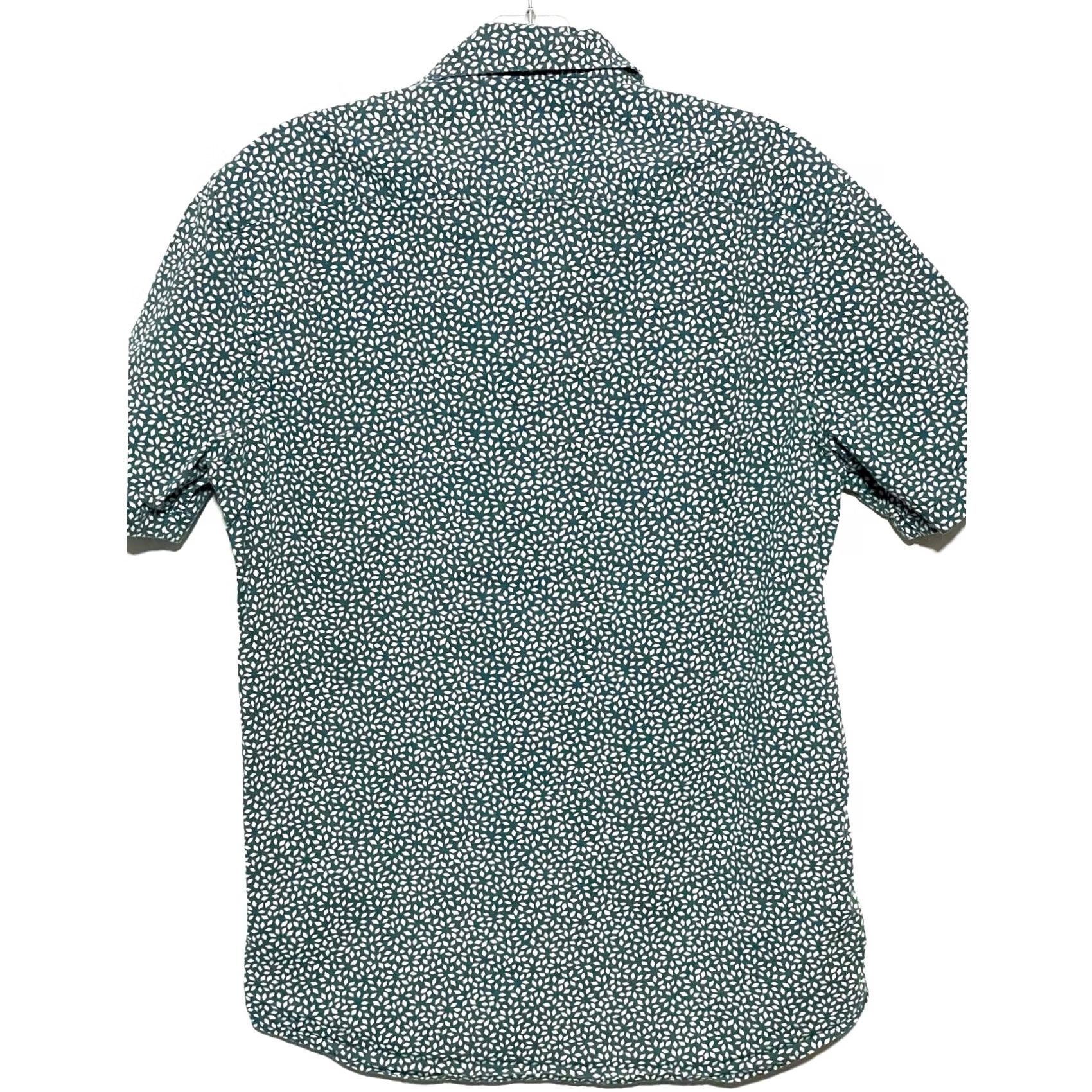 Michael Kors Michael Kors Slim Fit Geometric Button Camp Shirt Mens S Casual Preppy Normcore Geometric Button-Up Short Sleeve Size US S / EU 44-46 / 1 - 3 Thumbnail