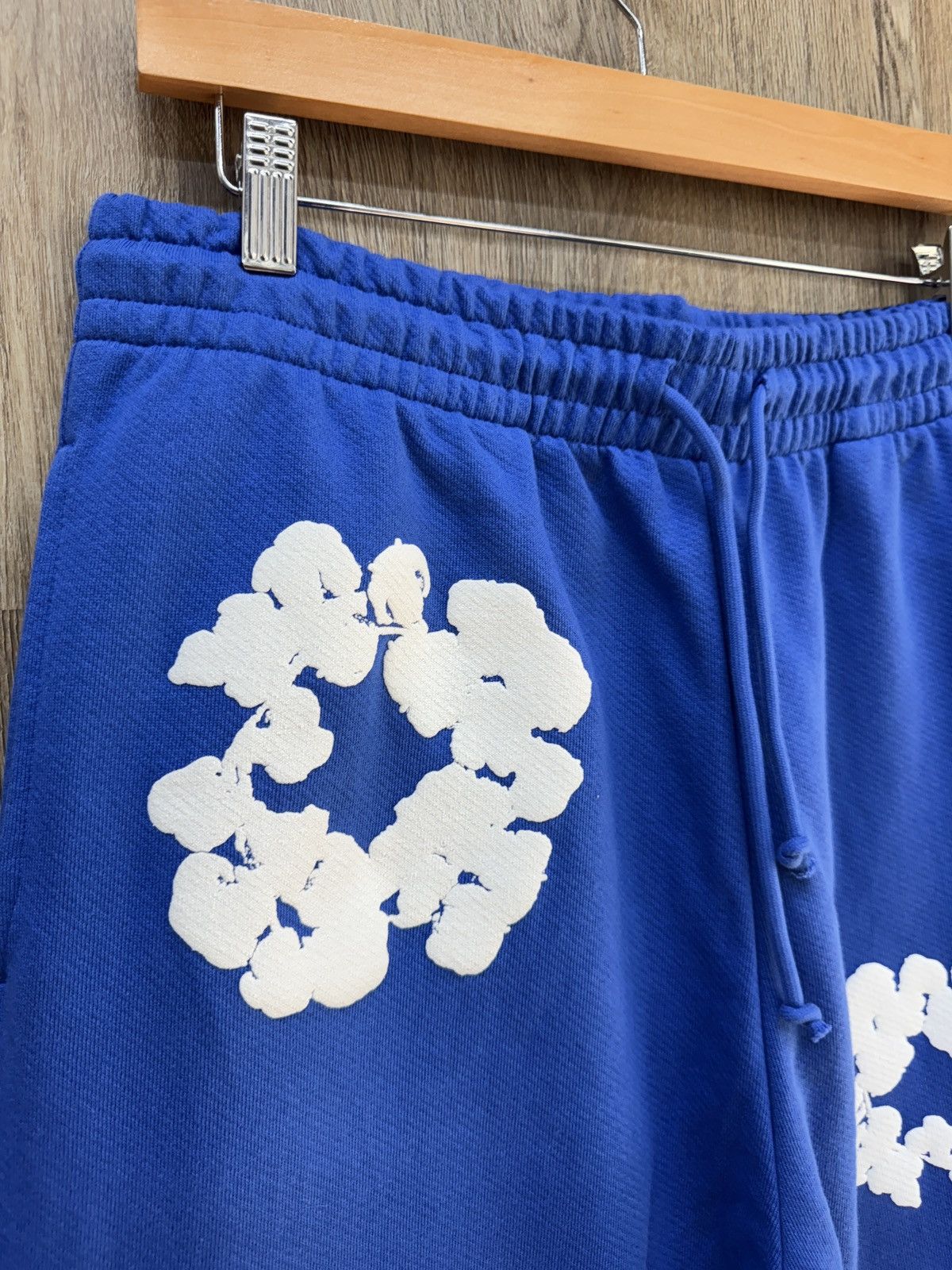 DENIM TEARS Denim Tear Baby Blue Flower Sweatpants Size US 34 / EU 50 - 4 Thumbnail