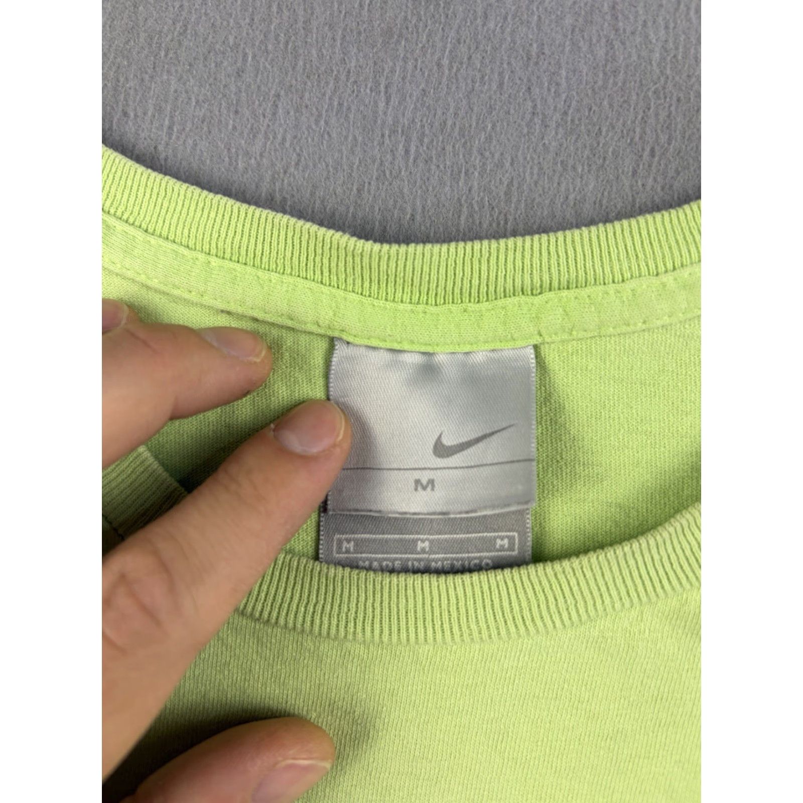 Nike VINTAGE Nike Center Swoosh T Shirt Women’s M Green Cropped Short Sleeve Y2k Embroidered Round Neck Size M / US 6-8 / IT 42-44 - 3 Thumbnail