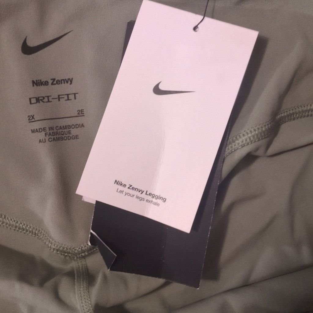 Nike Nike green zenvy cropped leggings size 2X Size 38" / US 16 / IT 52 - 6 Thumbnail
