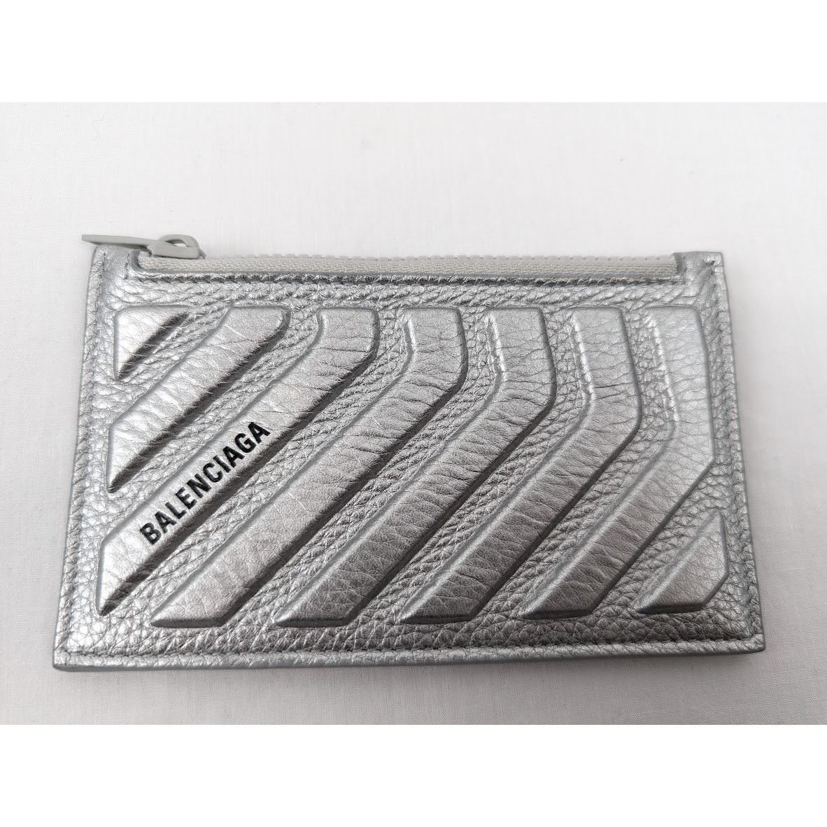 Balenciaga o1rshd1 Size: OS / Car Chevron Zip in Wallet in Silver Size ONE SIZE - 3 Thumbnail