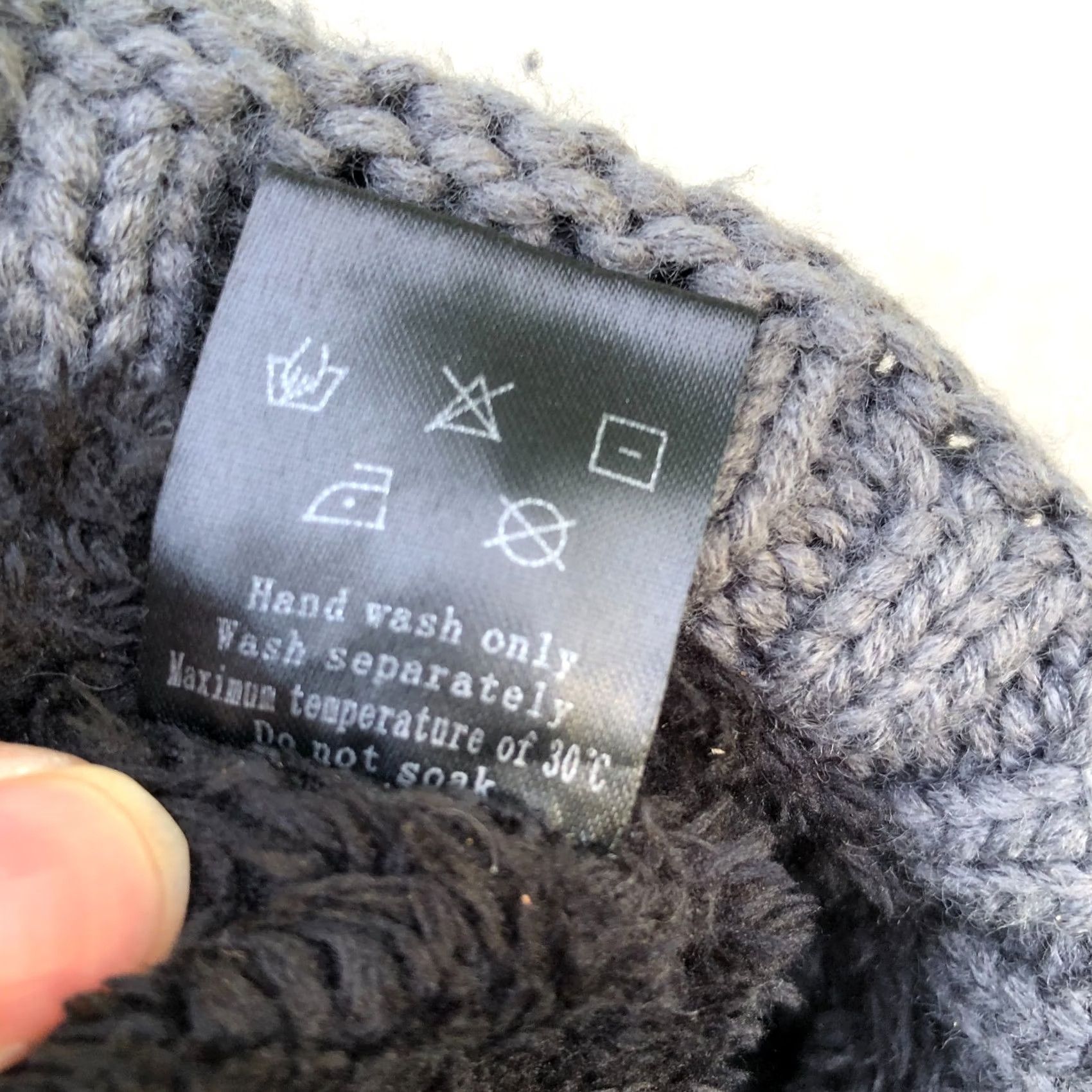 Vintage FORBUSITE Beanie Hat Unisex Adult Black Knit Lined Winter Cap Brim 1 Size Size US M / EU 48-50 / 2 - 7 Thumbnail