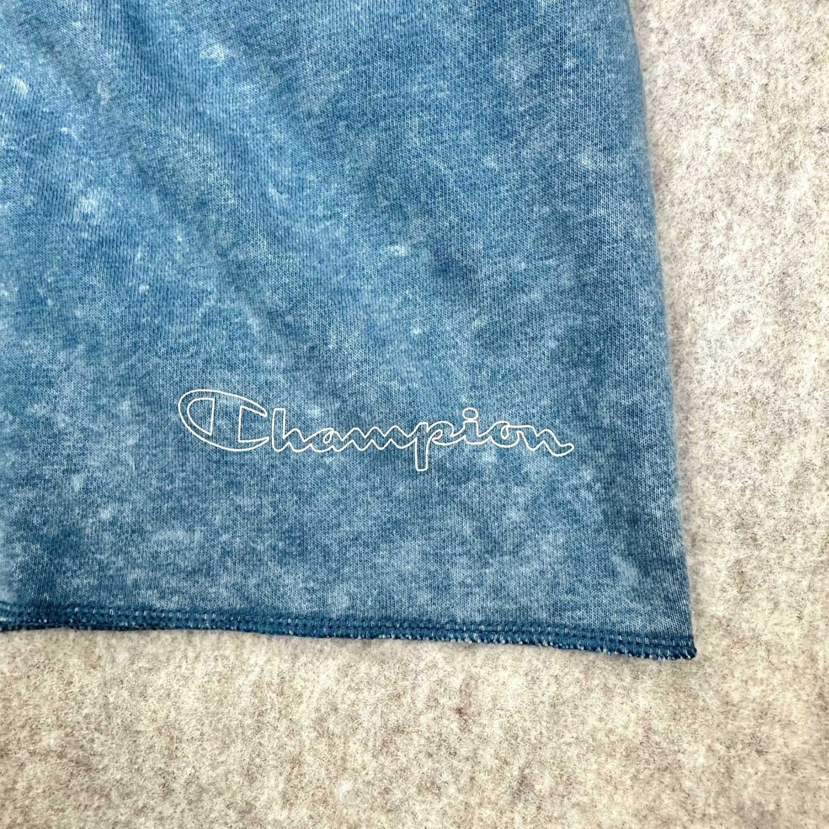 Champion Champion Sweat Shorts Mens Small Blue Acid Wash Elastic Waist Embroidered Hem Shorts Mens Small Blue Acid Wash Elastic Waist Embroidered Hem Size US 29 - 3 Thumbnail
