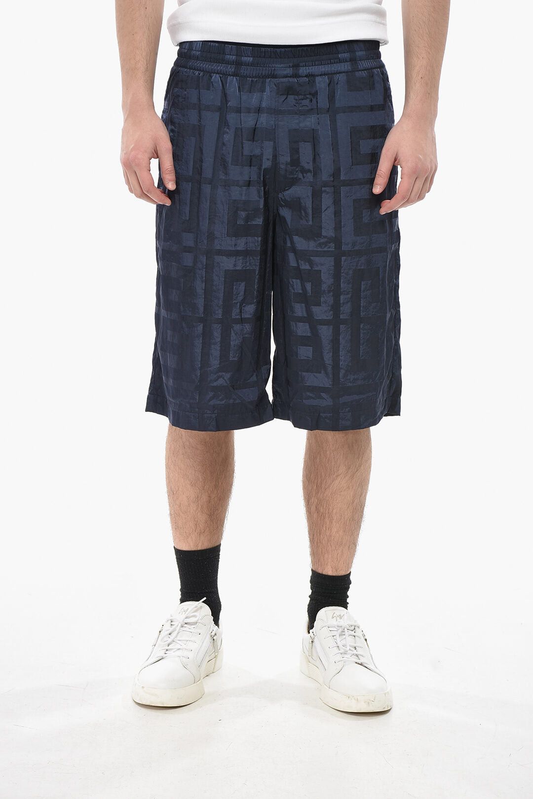 Givenchy Monogram Shorts with Elastic Waist Size US 30 / EU 46 - 1 Thumbnail