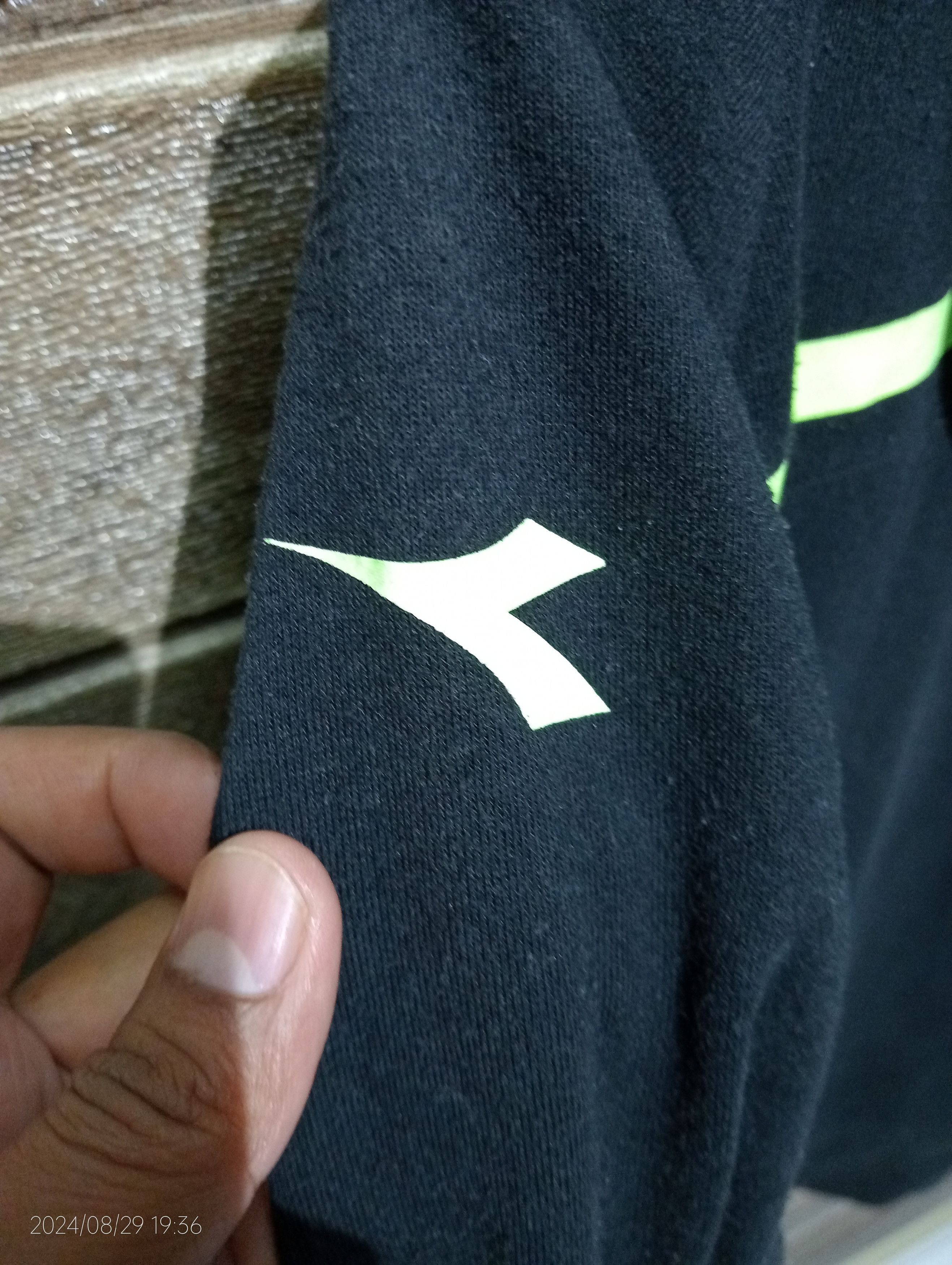 Diadora Vintage Diadora Pullover Hoodie Very Rare Size US L / EU 52-54 / 3 - 4 Thumbnail