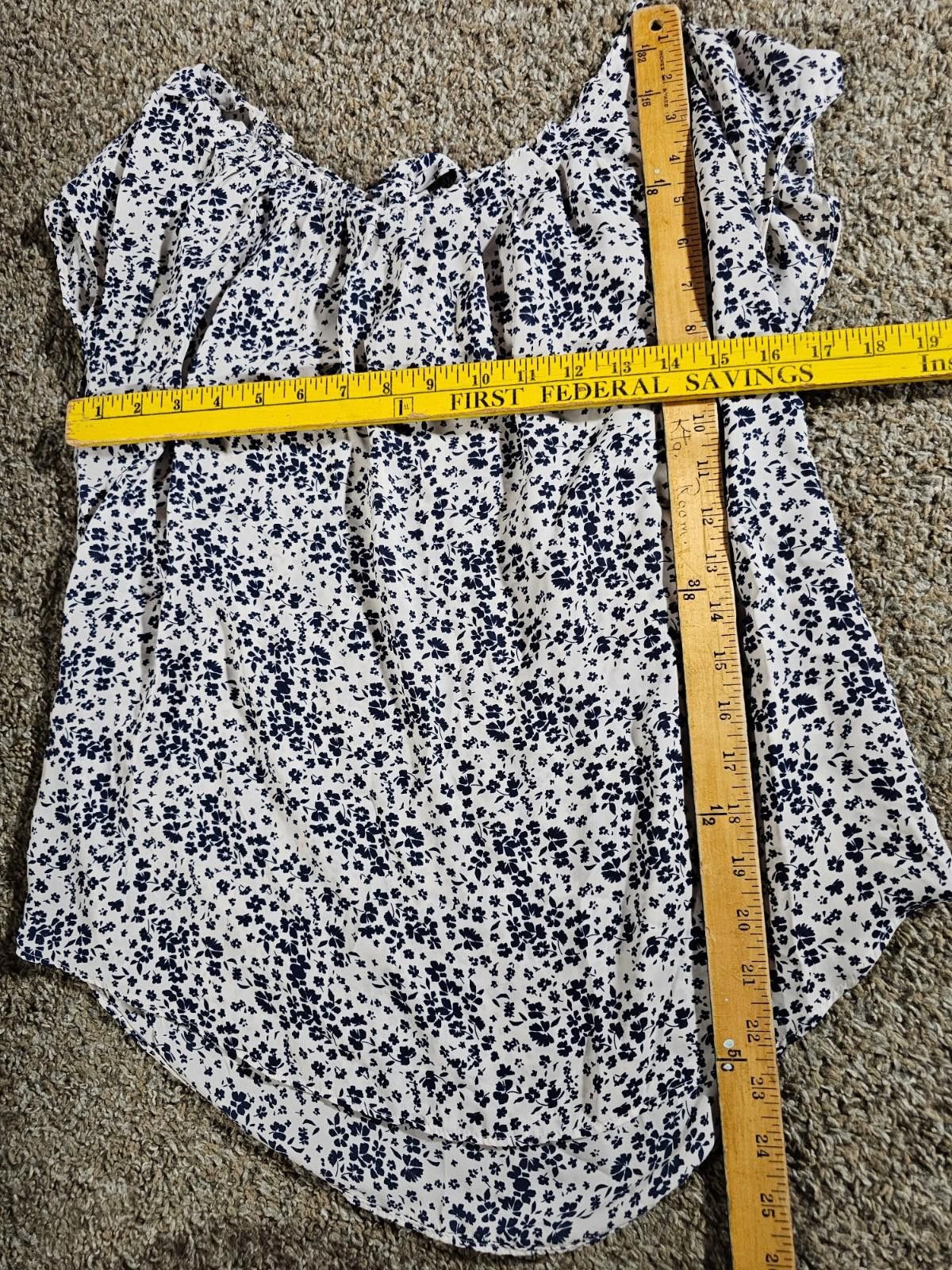 Designer LC Lauren Conrad Floral Sheer Sleeveless Pleated Blouse Sz M Size M / US 6-8 / IT 42-44 - 3 Thumbnail