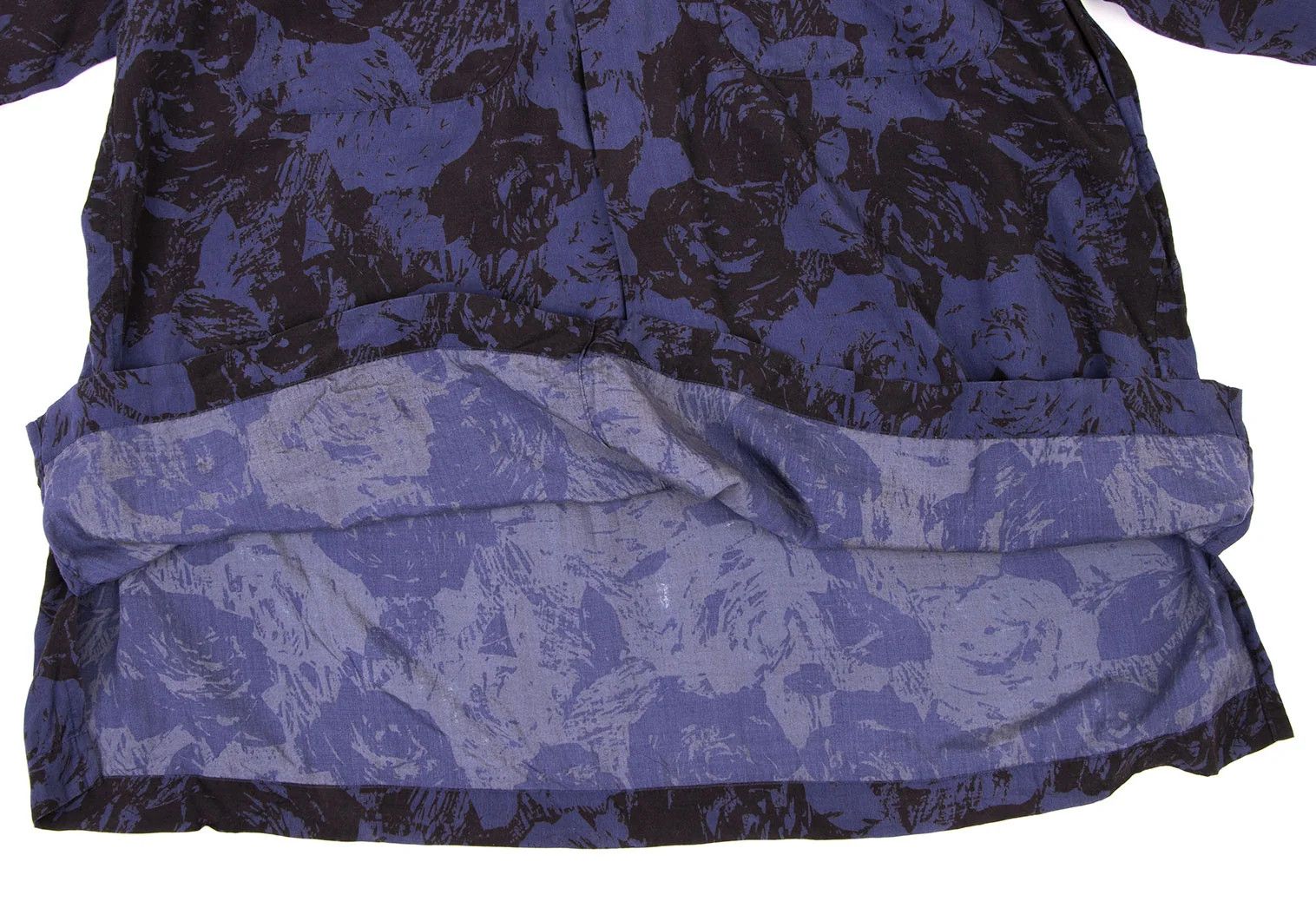Issey Miyake Rayon Patterned Pullover Shirt in Blue and Black, Size M Size US M / EU 48-50 / 2 - 12 Thumbnail