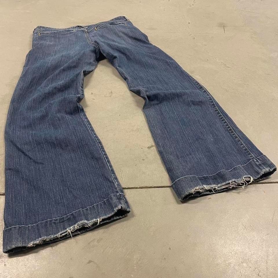 Old Navy y2k old navy low rise bootcut Jeans 32x32 Size US 32 / EU 48 - 2 Thumbnail