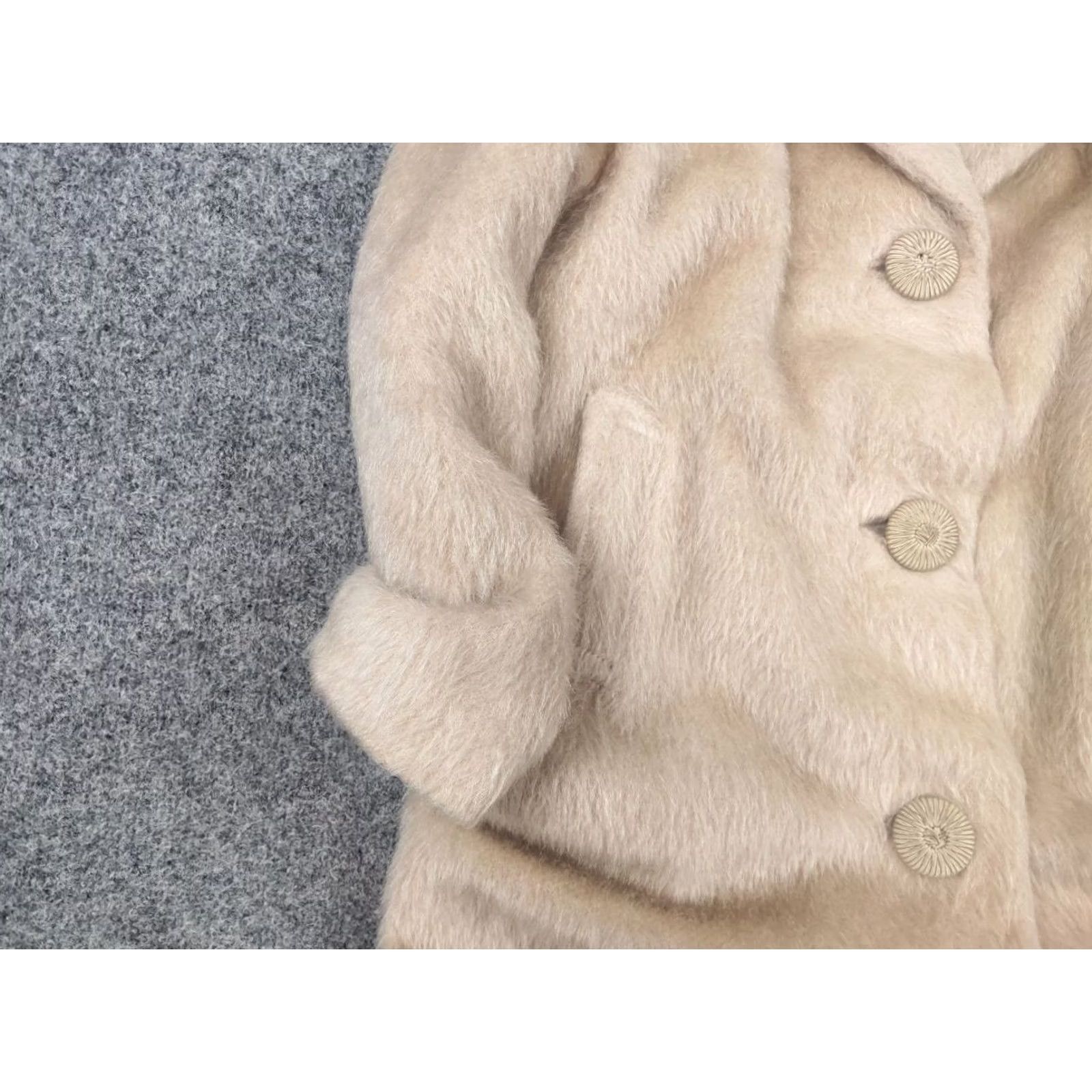 Vintage VINTAGE Luxury Mohair Beige Coat Jacket - 1950s/60s Mod GoGo Mink Fur Buttons - Size M/L - UK ORIGINAL Size M / US 6-8 / IT 42-44 - 6 Thumbnail