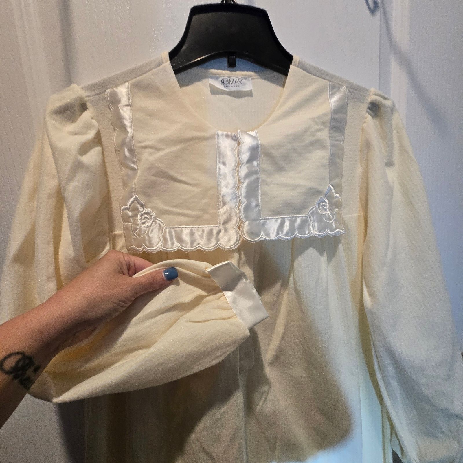 Other Vintage NWT Dead Stock Komar butter yellow nightgown Medium Size ONE SIZE - 3 Thumbnail