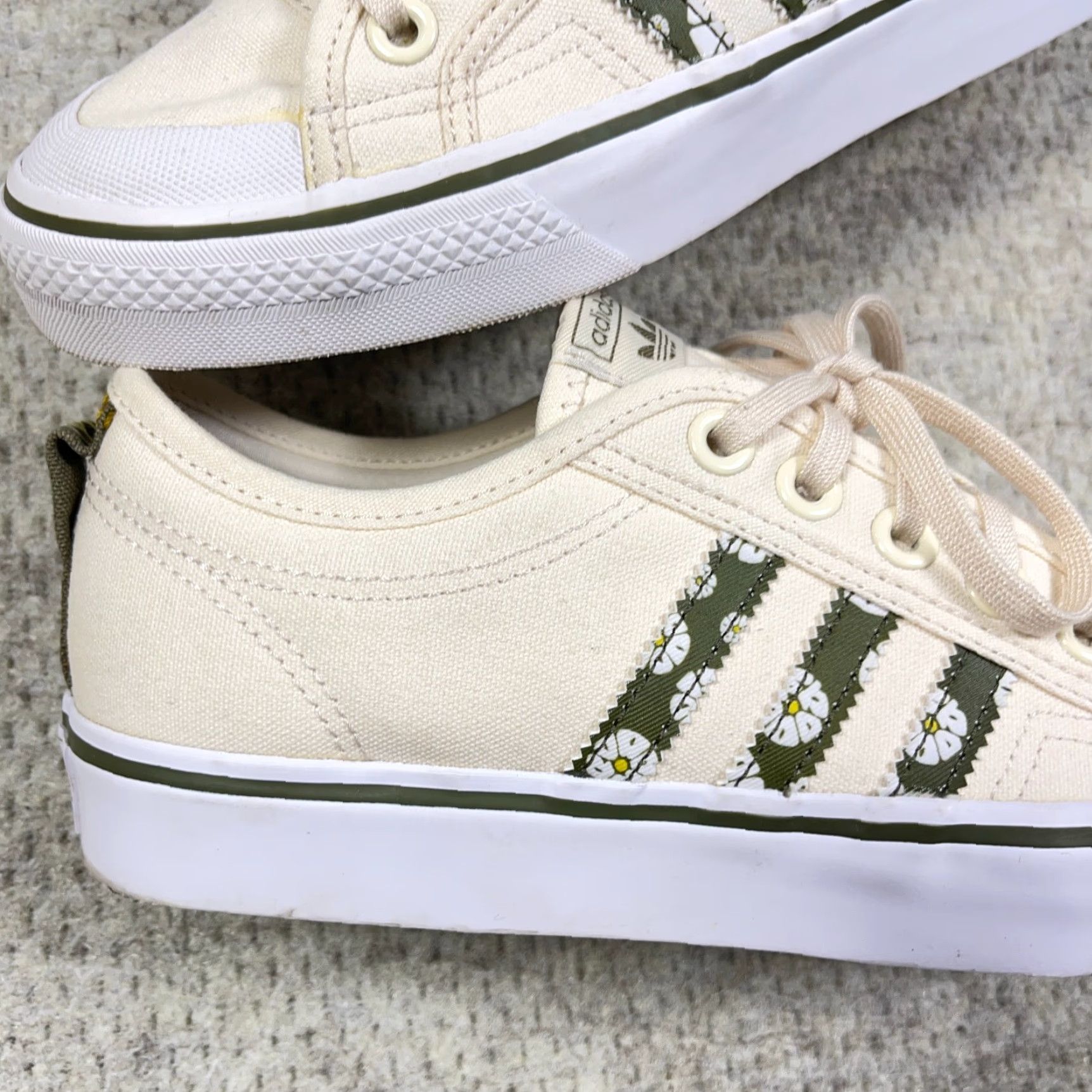 Adidas ADIDAS Nizza Low Top White Pepper Beige Peace Daisy GZ8673 W 7.5 Men Leather Sneaker Comfort Casual Size US M / EU 48-50 / 2 - 4 Thumbnail