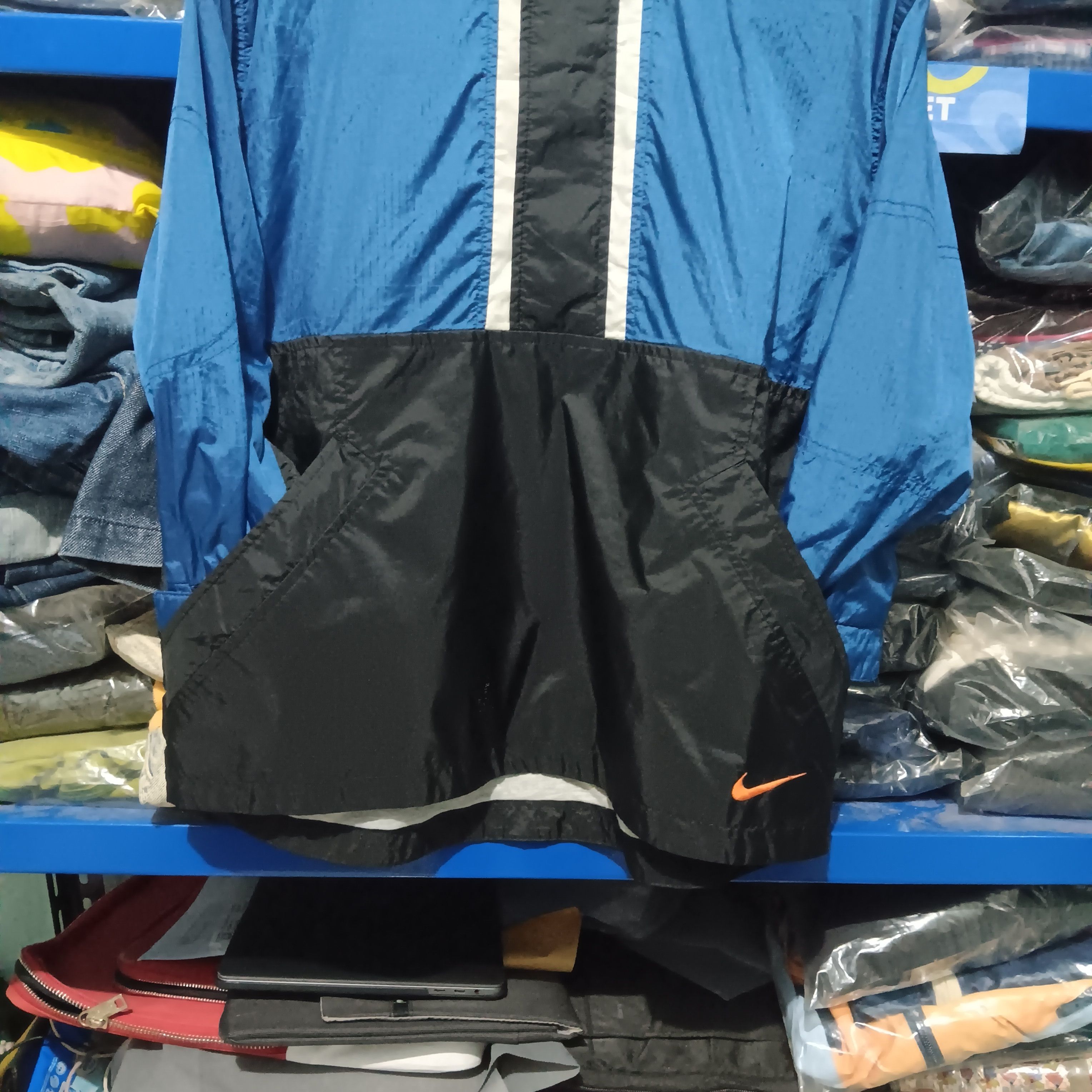Nike Vintage Nike youth cagoule jacket Size US L / EU 52-54 / 3 - 3 Thumbnail