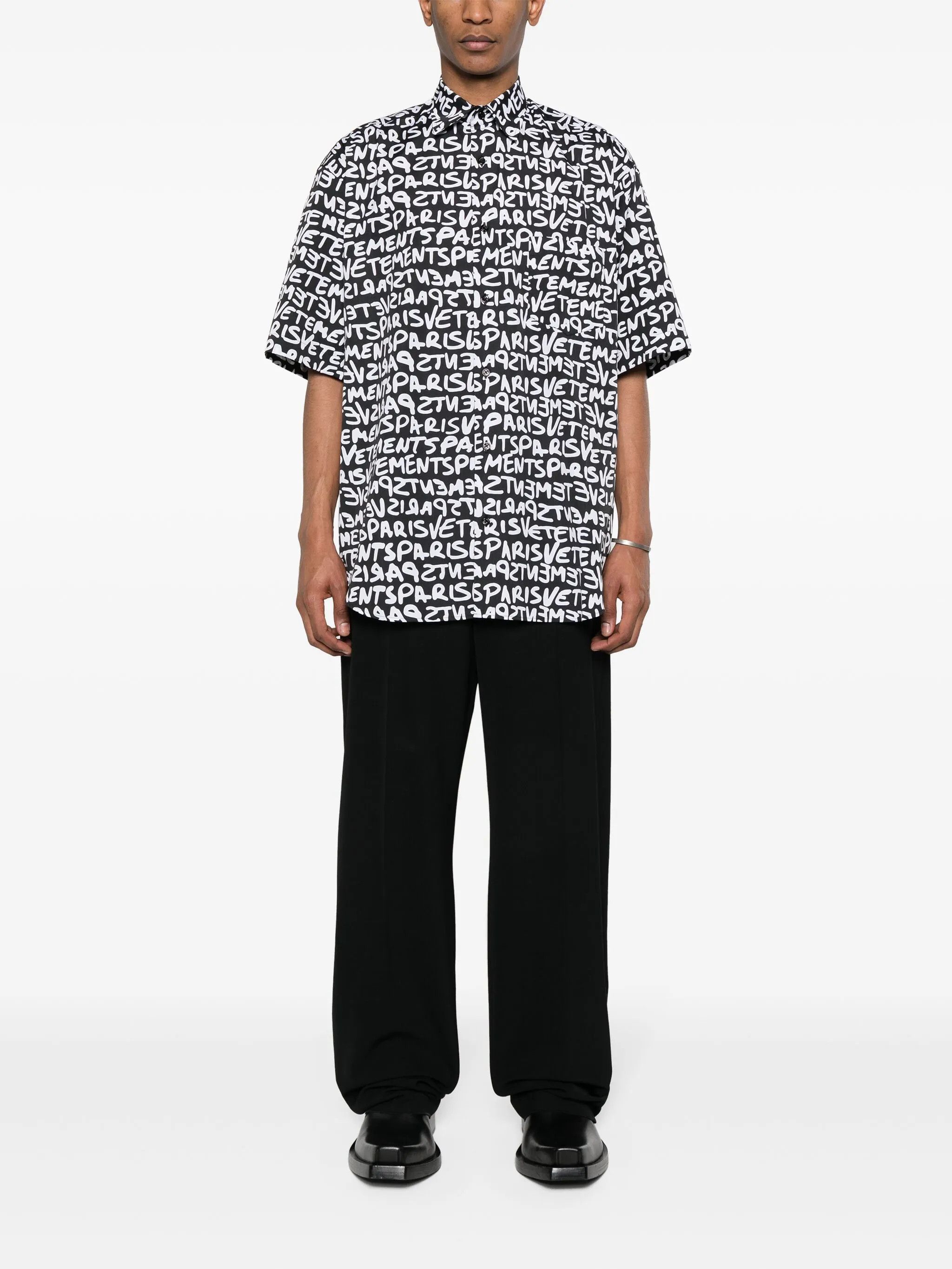 Vetements Black All Over Grafitti Logo Oversized Short Sleeve Shirt Size US S / EU 44-46 / 1 - 2 Thumbnail