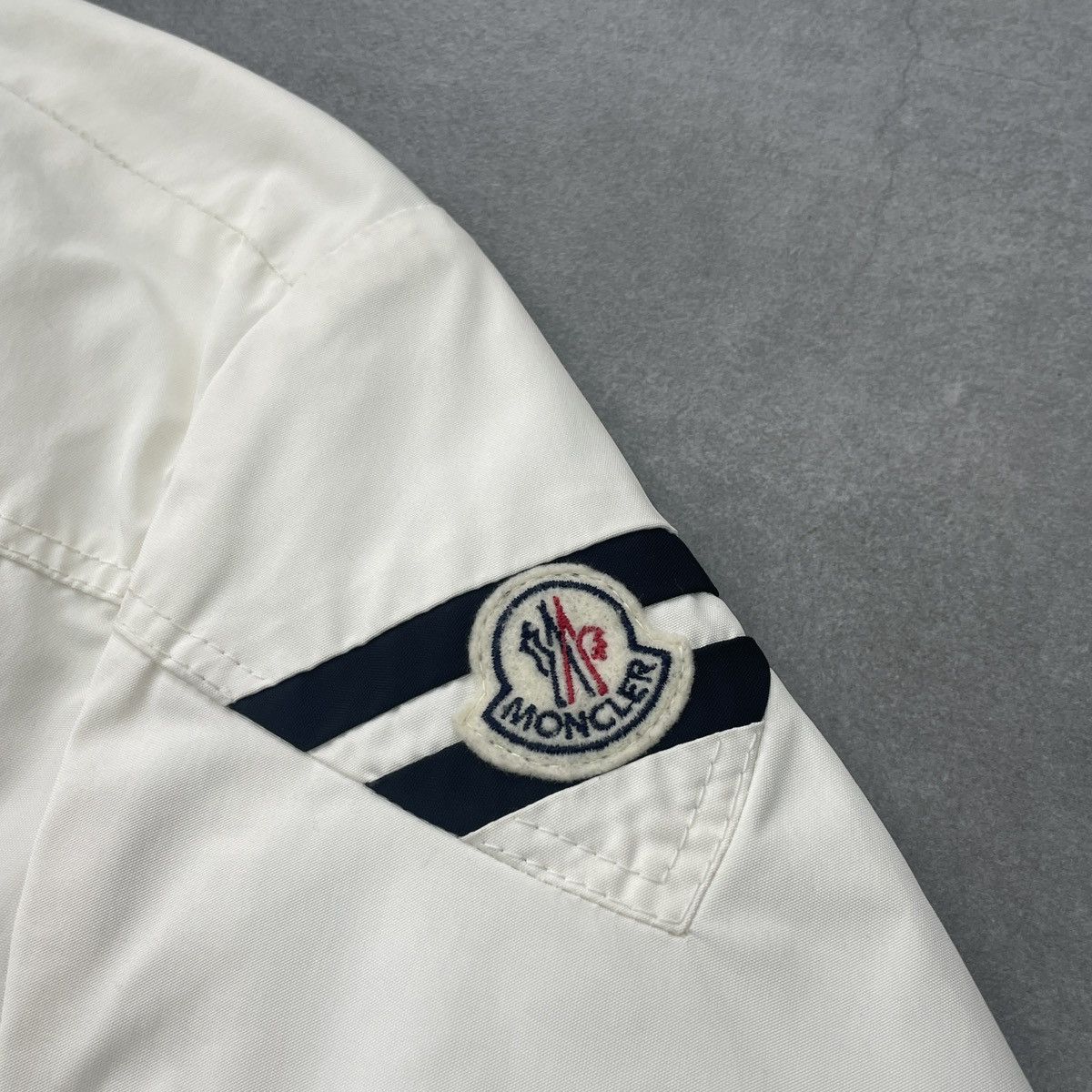 Moncler Authentic Moncler Women Jacket Size 3 (M) Size M / US 6-8 / IT 42-44 - 9 Thumbnail