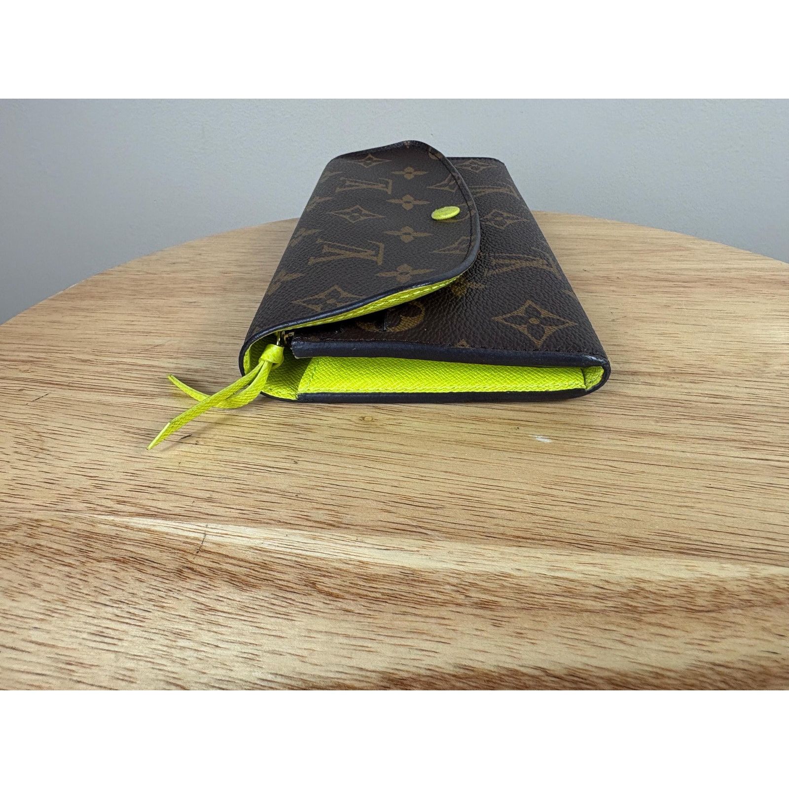 Louis Vuitton Authentic Louis Vuitton Monogram Emilie Long Bifold Wallet Size ONE SIZE - 3 Thumbnail