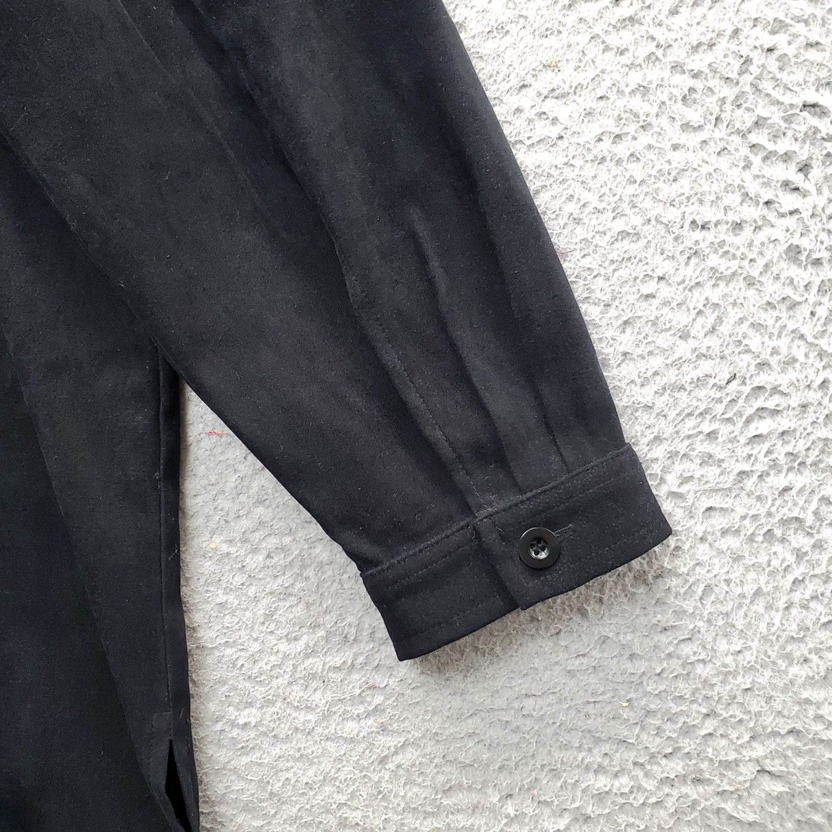 Vintage Kathy Ireland Shacket Womens 1X Black Microfiber Shoulder Pads Slit Button Front Women Jacket 1X Black Shacket Casual Fall Winter Womens Jacket Size XL / US 12-14 / IT 48-50 - 7 Thumbnail