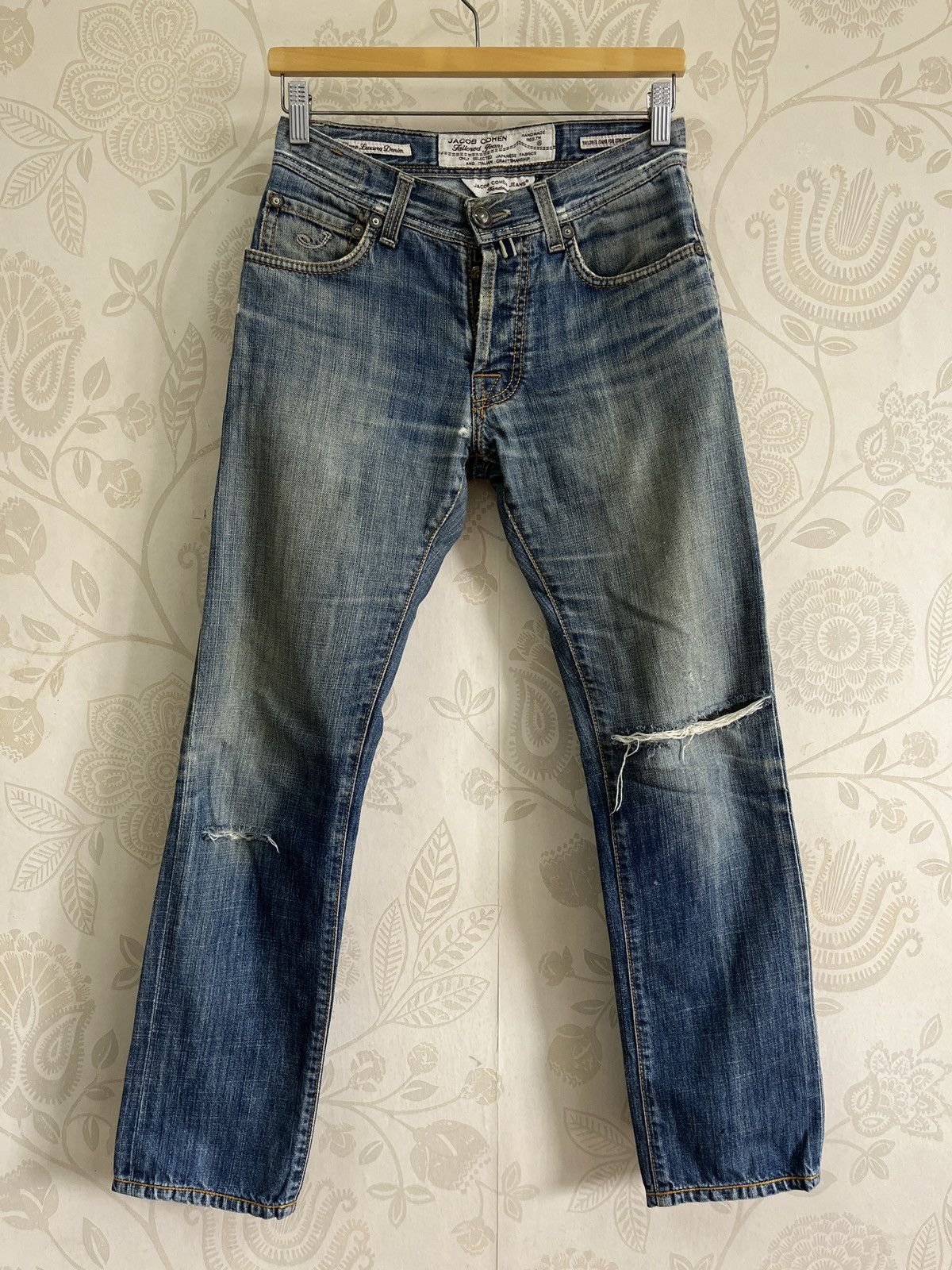 image of Italian Designers x Jacob Cohen Distressed Denim Made In Italy in Blue, Men's (Size 29)