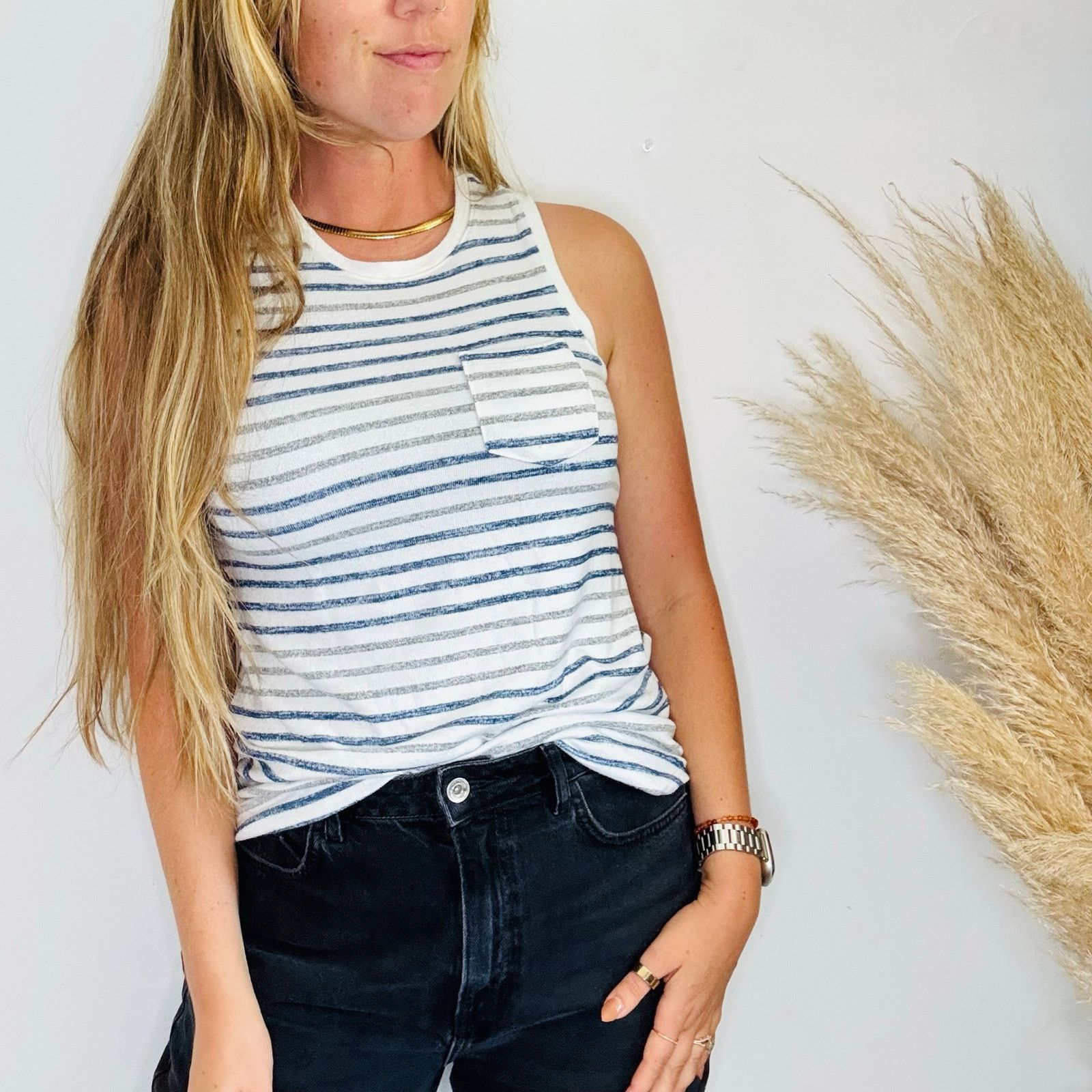 Target Basics TARGET White Blue Grey Stripe Sweater Knit Tank Top Shirt XS Size XS / US 0-2 / IT 36-38 - 1 Thumbnail