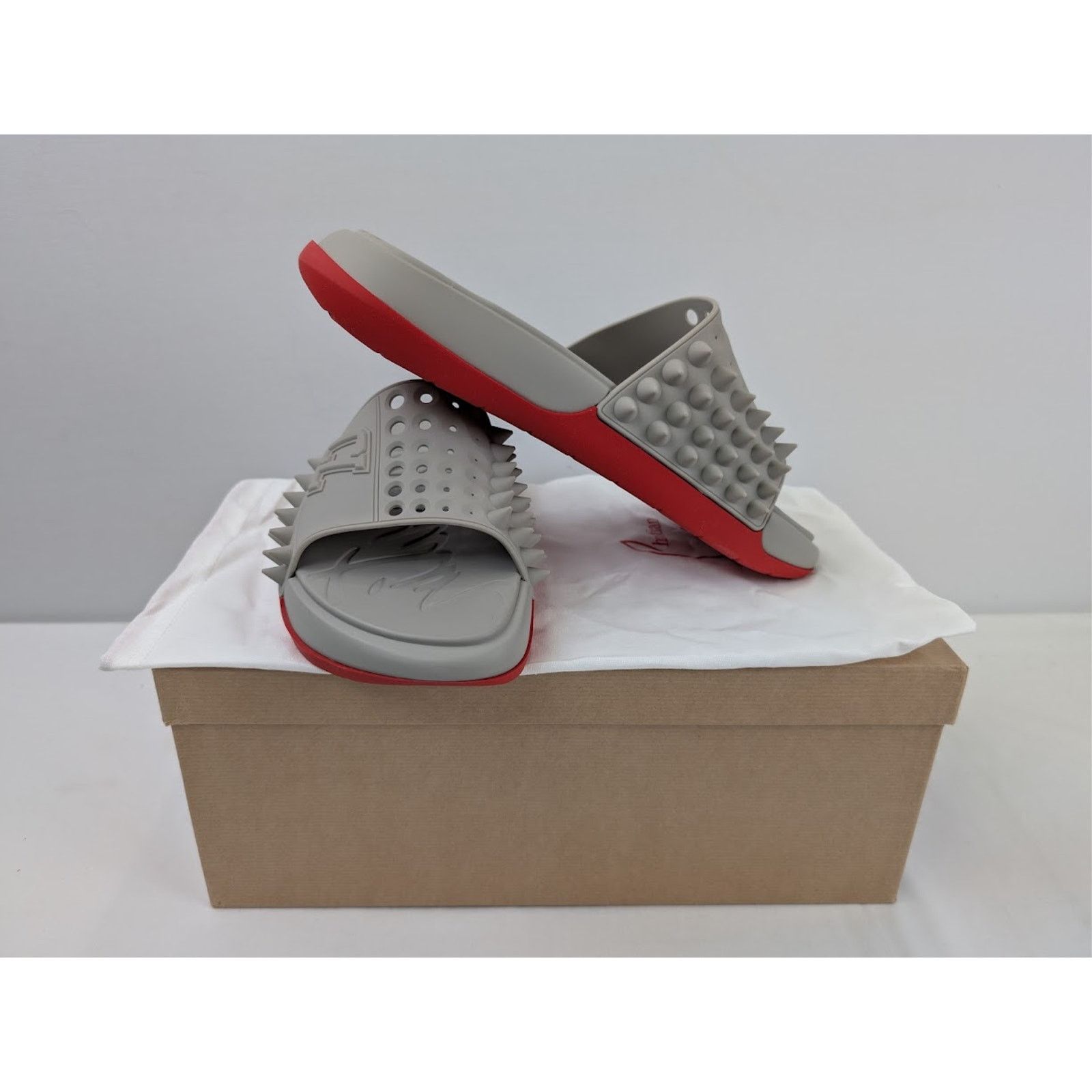 Christian Louboutin o1rshd1 Take It Easy Flat Slippers in Goose Size US 12 / EU 45 - 19 Thumbnail