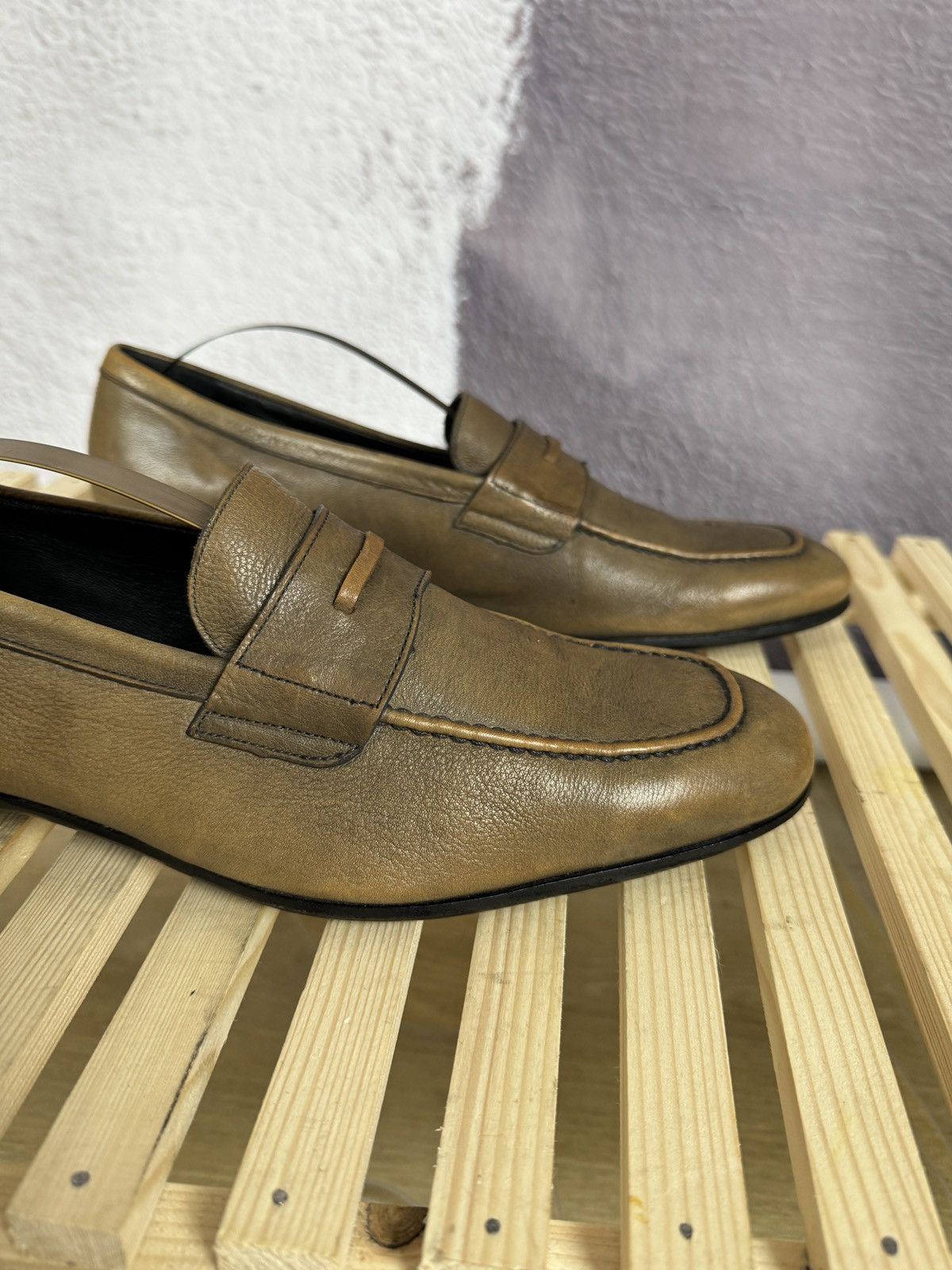 Genuine Leather Heschung light brown classic casual leather loafers Size US 9 / EU 42 - 3 Thumbnail