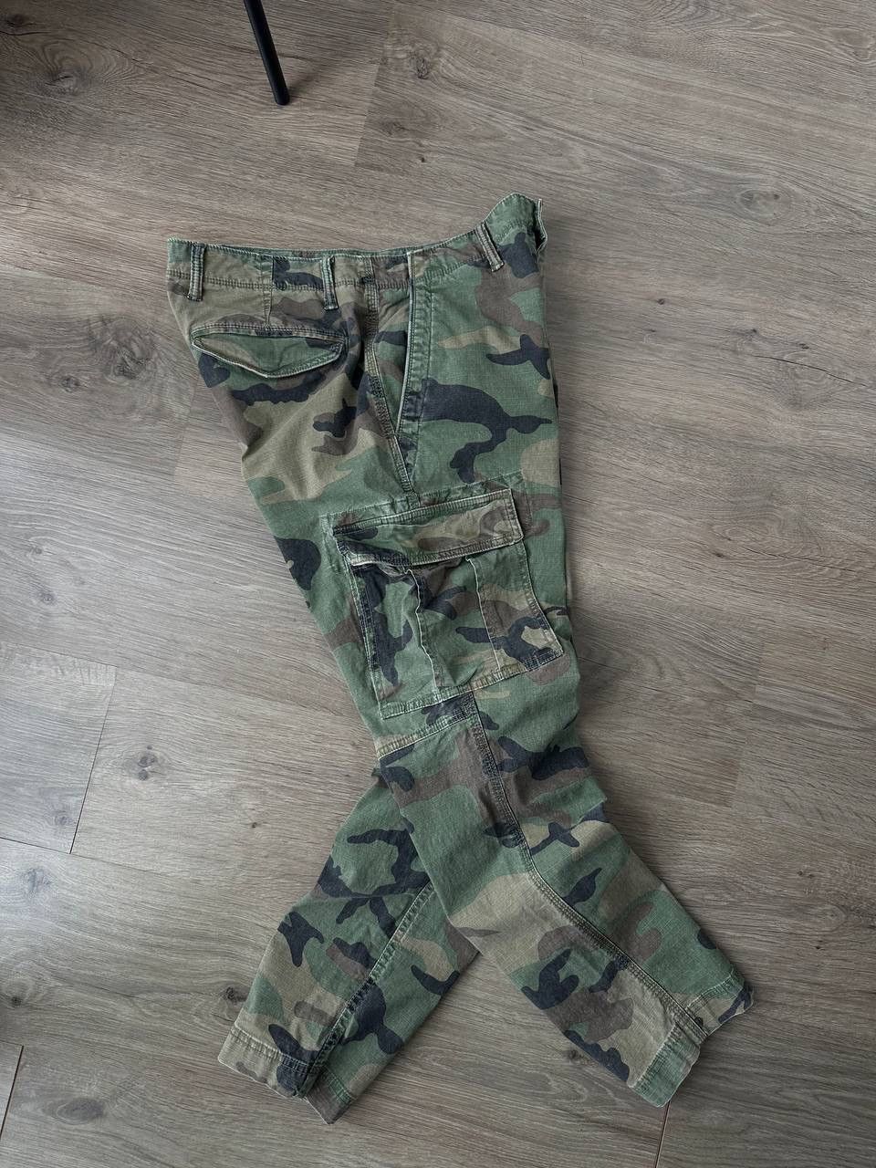 Gap × Japanese Brand × Vintage GAP Camo Cargo Trousers Men’s W31 L30 Vintage Military Style Size US 31 - 12 Thumbnail