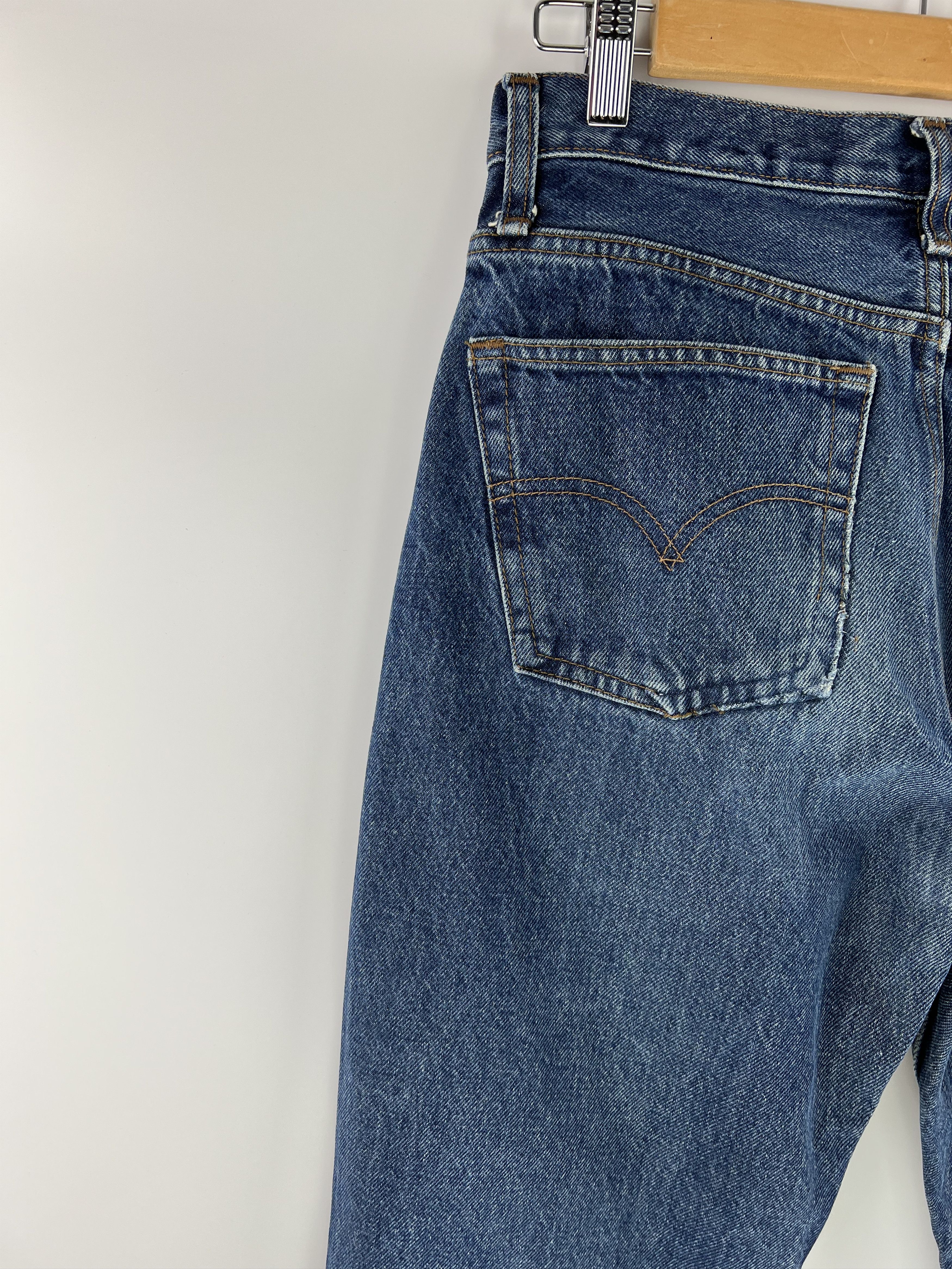 Levi's Vintage Clothing 90s VTG Levis 505 Men's Blue Distressed Jeans Size 32x32 Size US 32 / EU 48 - 3 Thumbnail