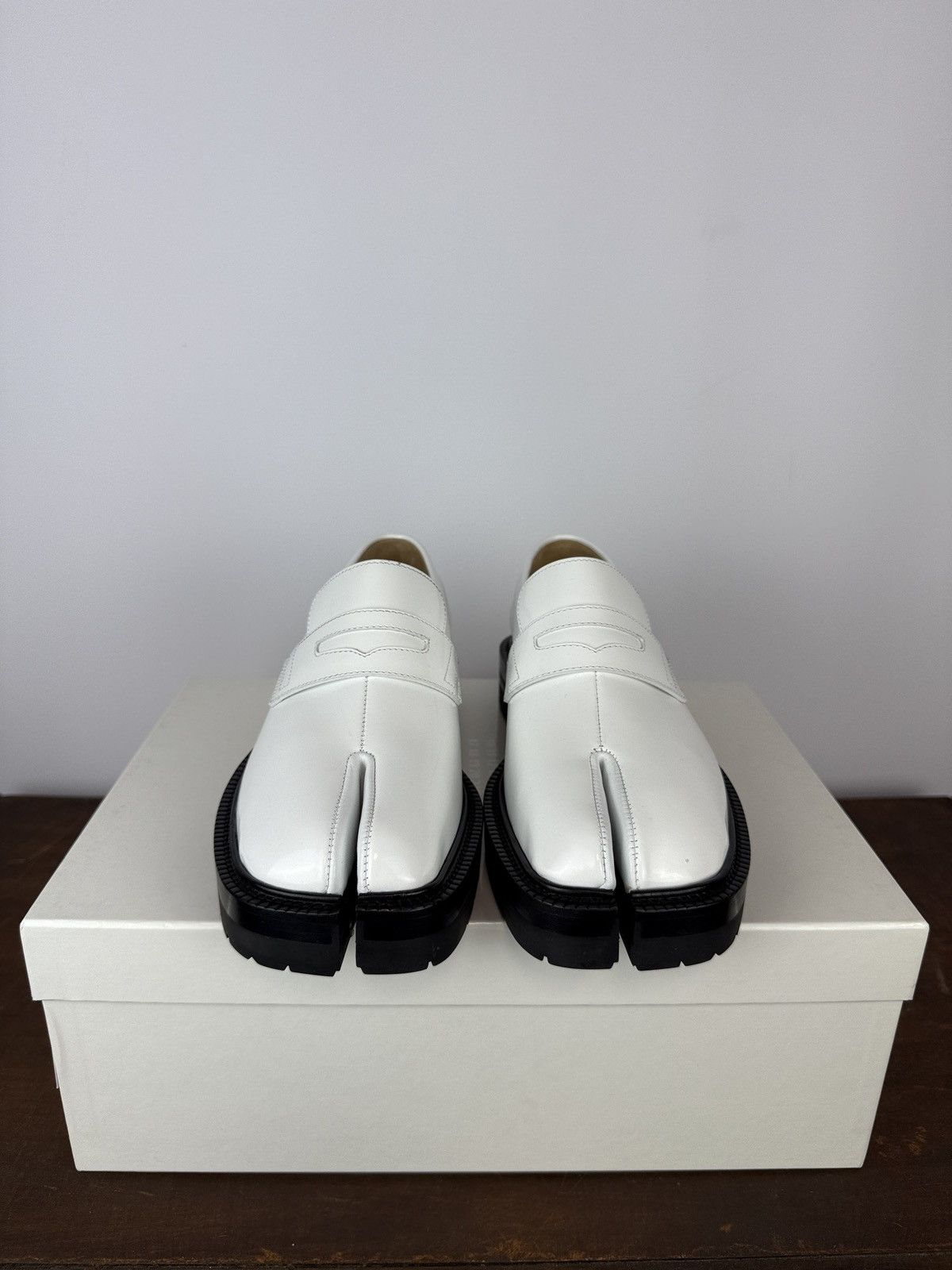 Maison Margiela White Maison Martin Margiela Tabi loafers (new with box) Size US 7.5 / IT 37.5 - 2 Thumbnail