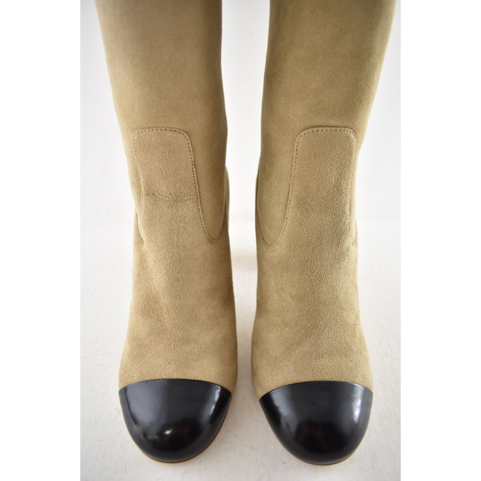 Chanel Chanel 24K Beige Suede Shearling Fur CC Logo Boots 37 Size US 6 / IT 36 - 14 Thumbnail