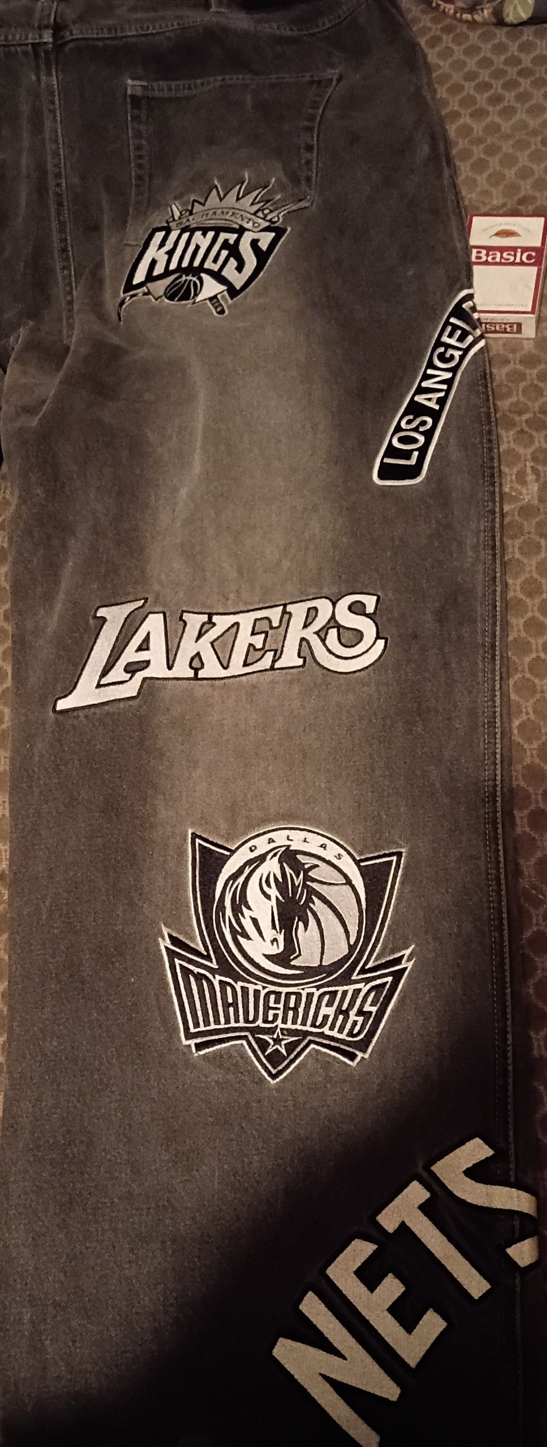 NBA Rare Vintage UNK NBA All-Over Multi-Patch Monochrome Jeans Size US 40 / EU 56 - 4 Thumbnail