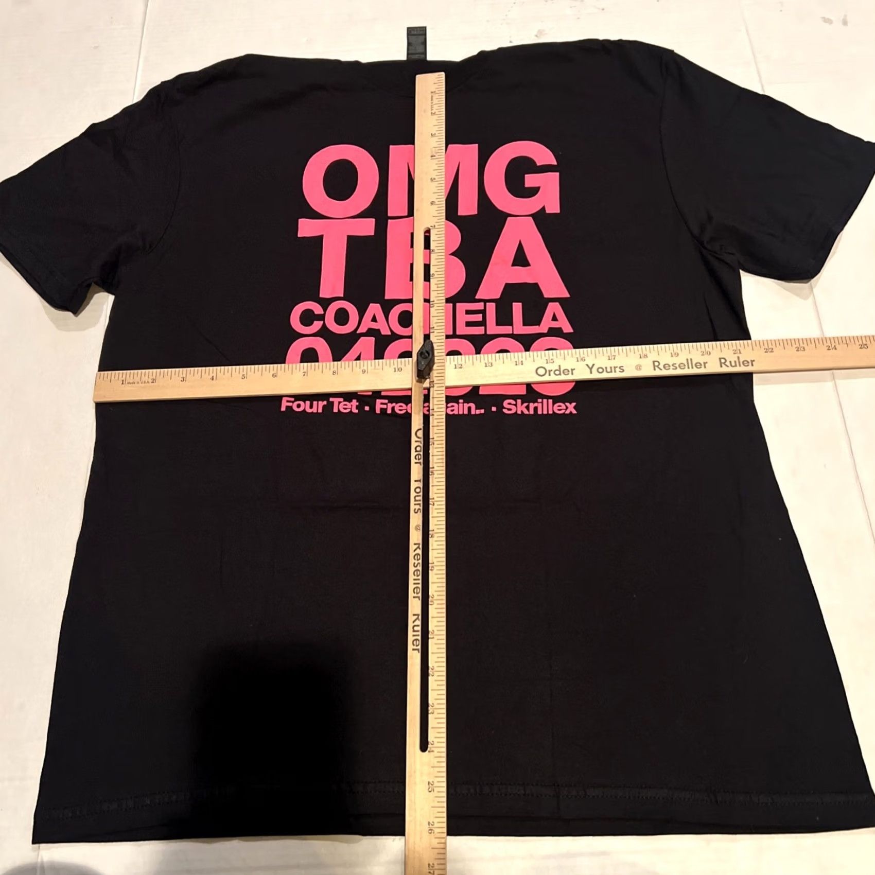 Gildan Rare FRED AGAIN OMG TBA COACHELLA 042323 2023 Four Tet Skrillex Gildan Shirt LARGE Black Crew Neck Short Sleeve Unisex Adults Music Rock Band New Size US L / EU 52-54 / 3 - 3 Thumbnail