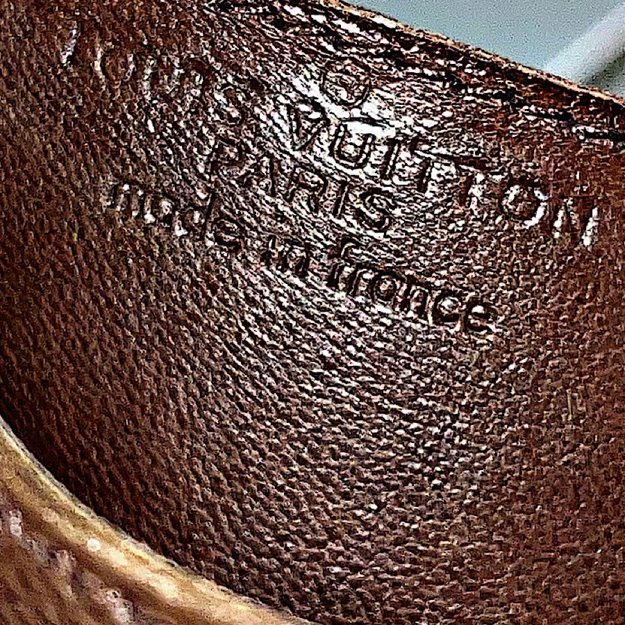 Louis Vuitton Authentic Vintage Vuitton Monogram Passport Holder Size ONE SIZE - 8 Thumbnail