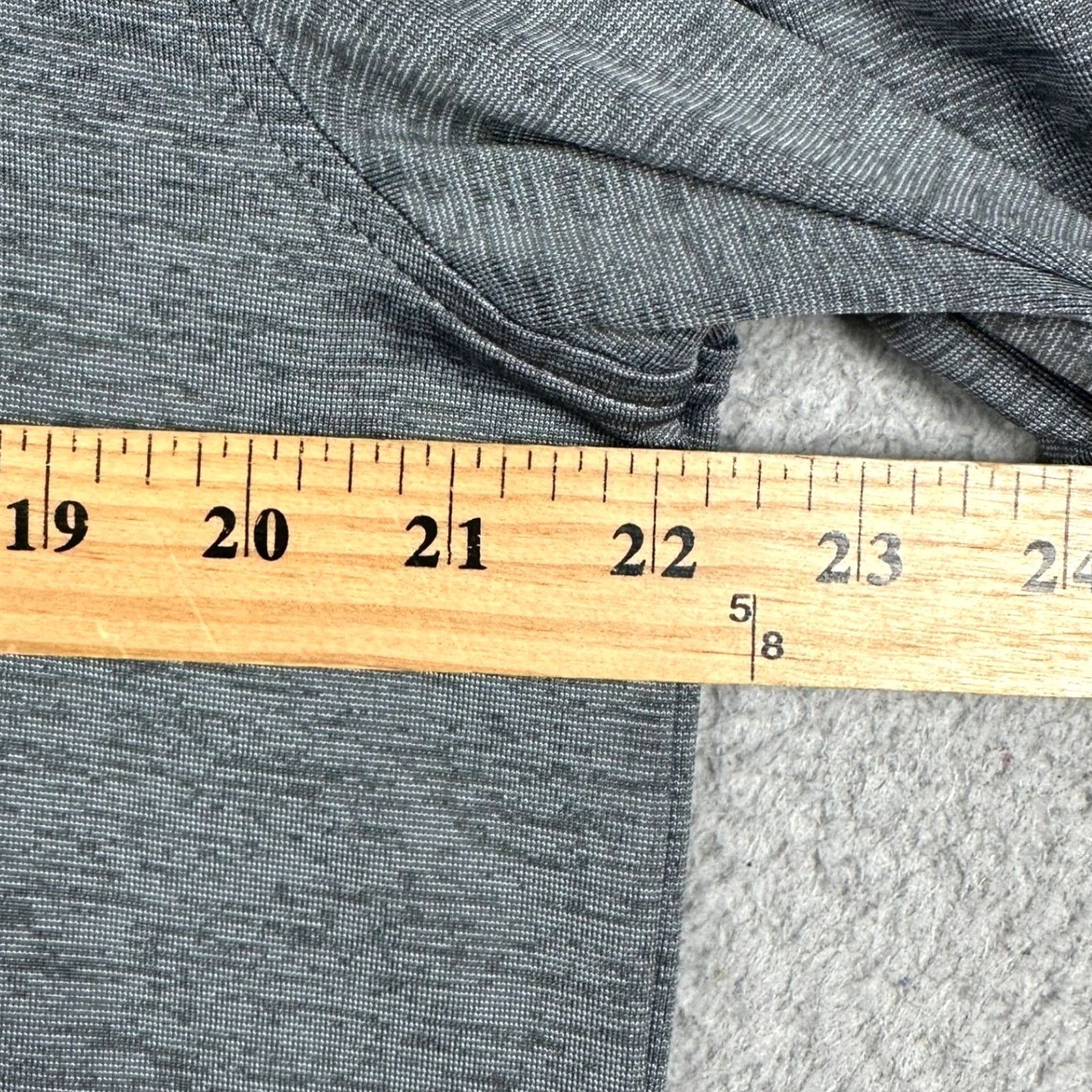 Under Armour VINTAGE? Under Armour Sweatshirt Mens L Grey HeatGear Quarter Zip Pullover Stretch Size US L / EU 52-54 / 3 - 6 Thumbnail