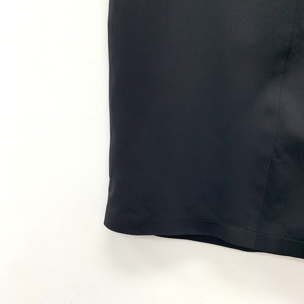 Louis Vuitton Louis Vuitton Black Monogram Logo Casual Midi Skirt K26WX Size 26" / US 2 / IT 38 - 4 Thumbnail