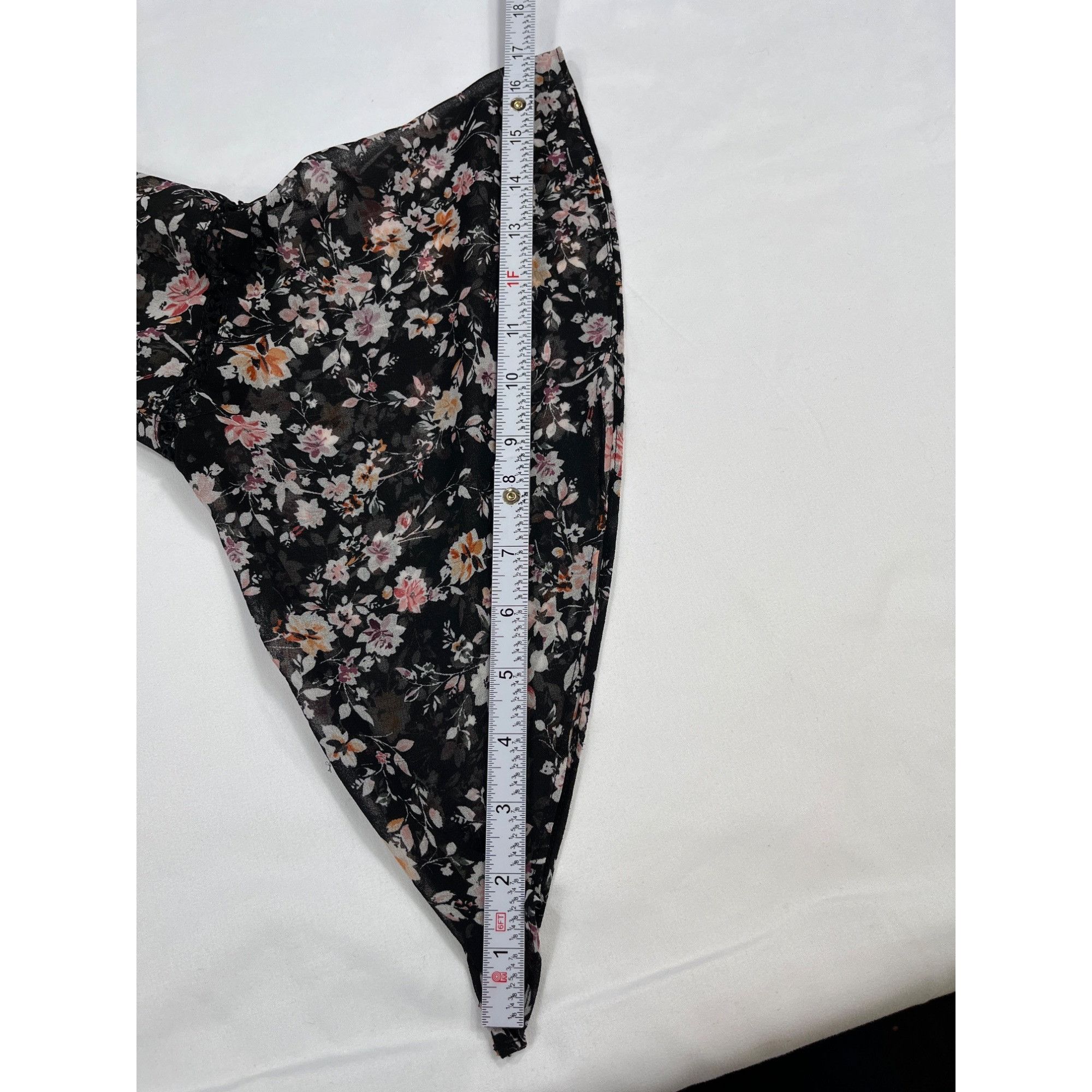 White House Black Market White House black market SKU 7686 Womens Off shoulder Floral Size S / US 4 / IT 40 - 10 Thumbnail