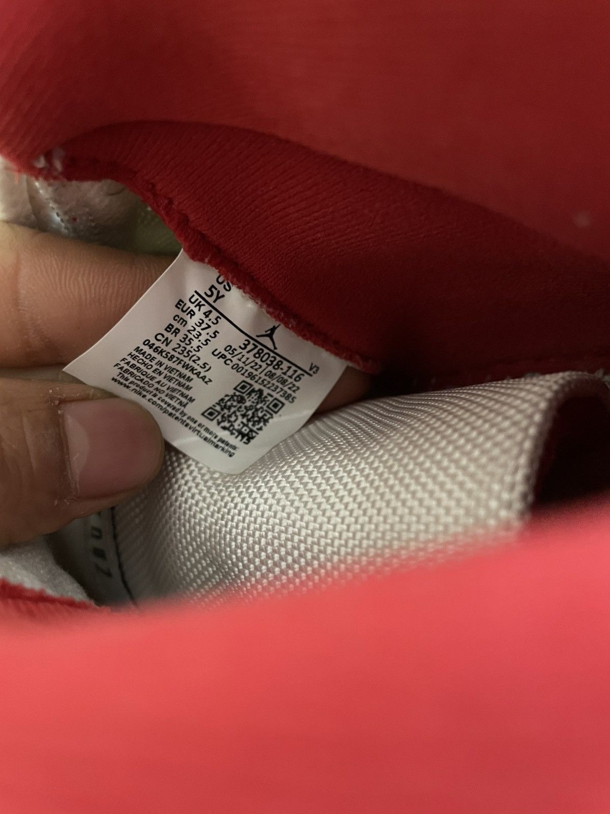 Jordan Brand Jordan 11 Cherry Size US 5 / EU 37 - 8 Thumbnail