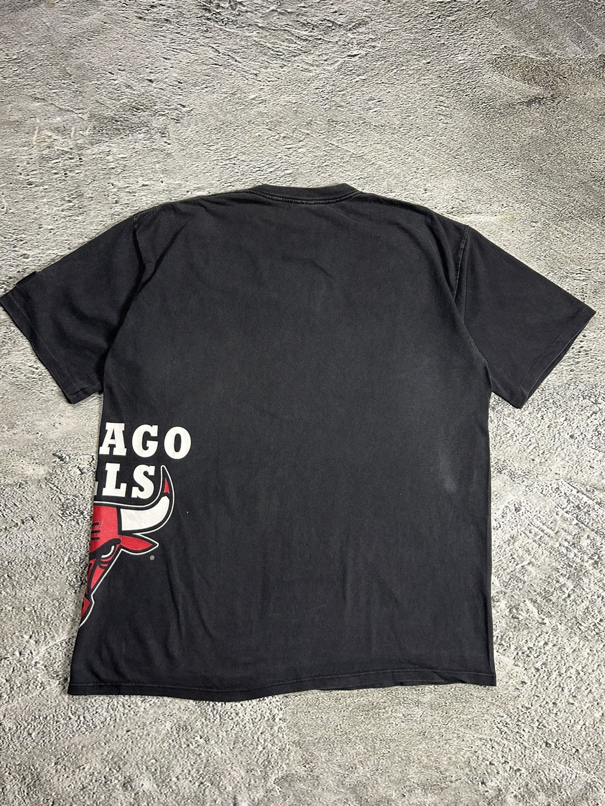 NBA × Starter × Vintage Chicago Bulls vintage T-Shirt Starter USA made single stitch Size US XL / EU 56 / 4 - 8 Thumbnail