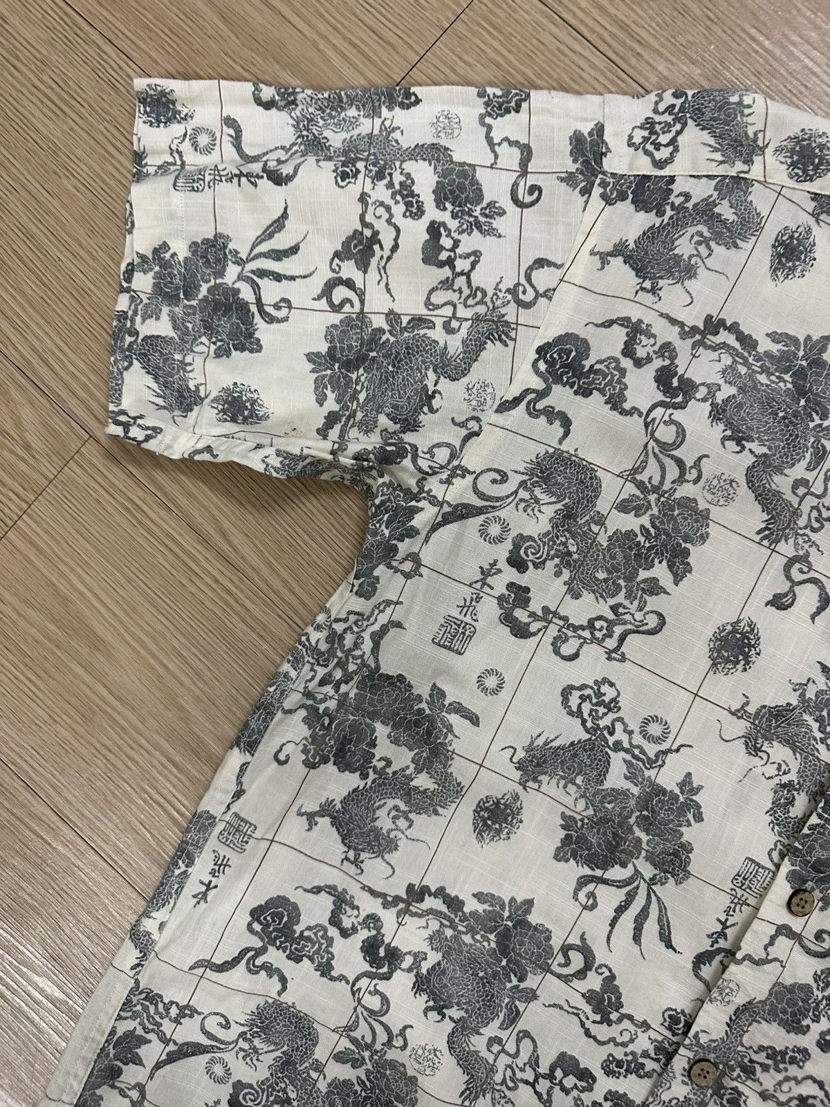 Michiko Koshino × Michiko Koshino London Rare And Beautiful Michiko London Dragon Full Print Shirt Size US M / EU 48-50 / 2 - 3 Thumbnail